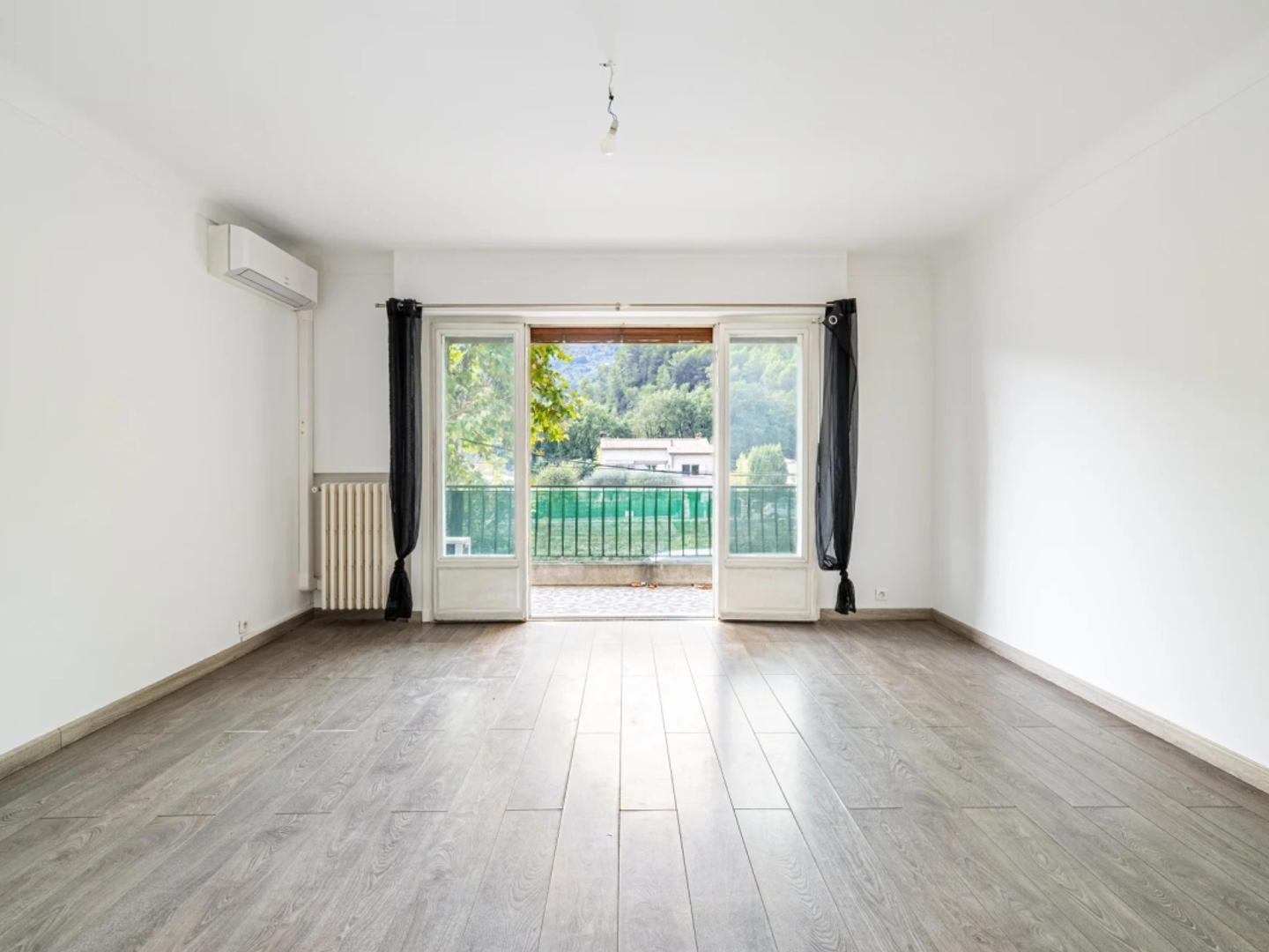 Appartement à vendre - 3 pièces - 77m2 - Contes (06390)