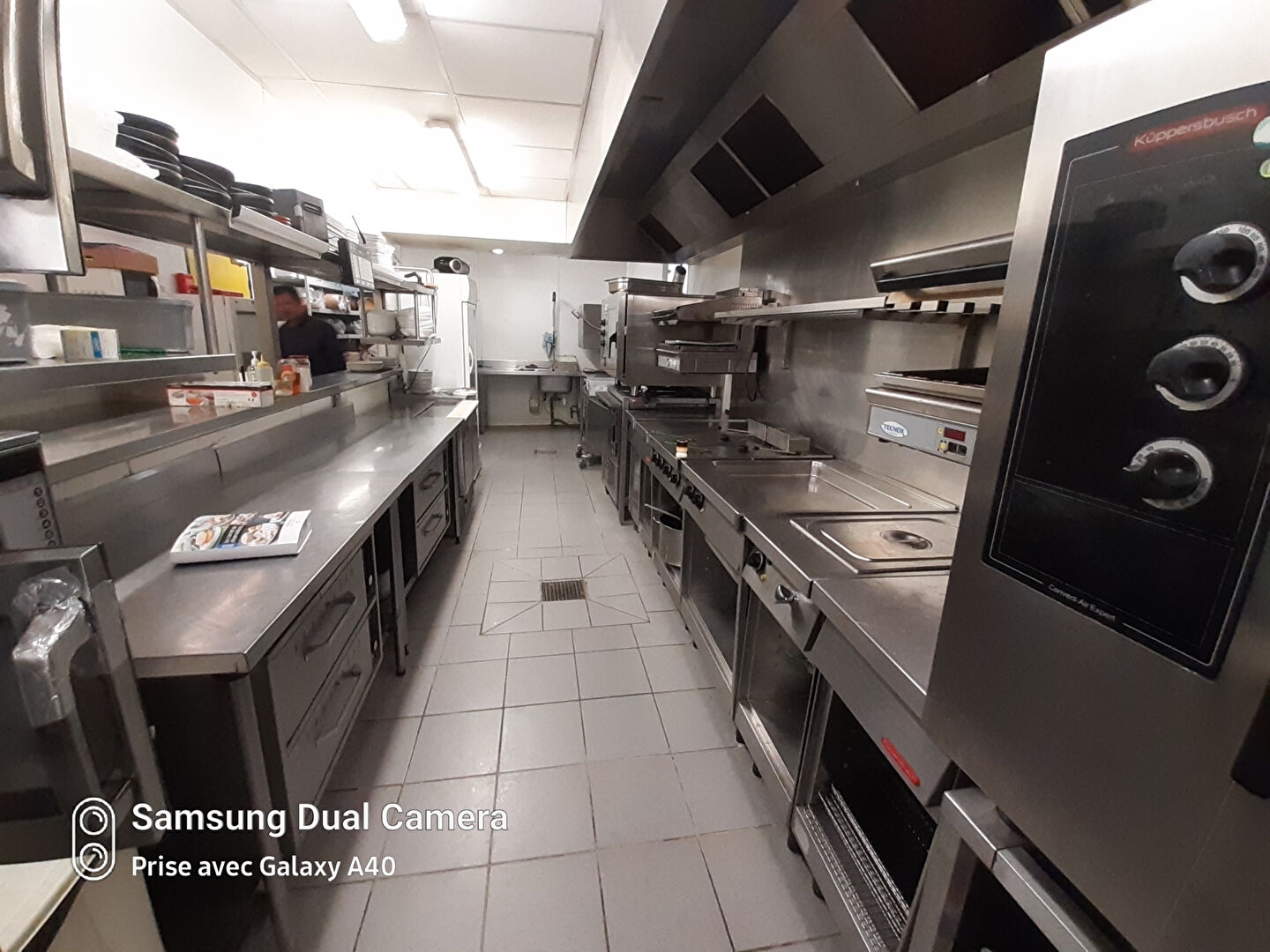 Magasin à vendre - 400m2 - Lescar (64230)