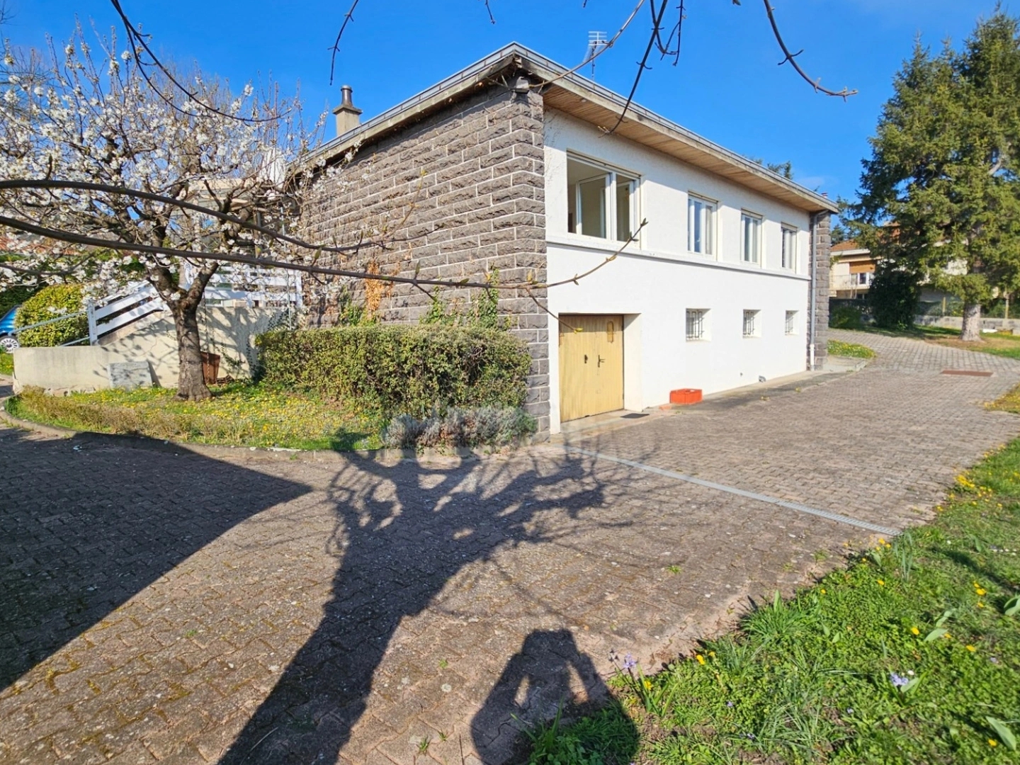 Maison à vendre - 4 pièces - 101m2 - Pérignat-Lès-Sarl... (63170)