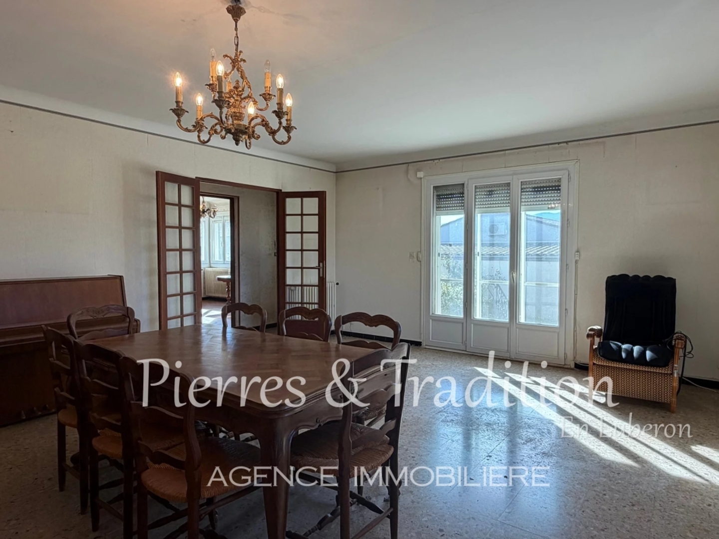 Maison à vendre - 4 pièces - 218m2 - Gargas (84400)