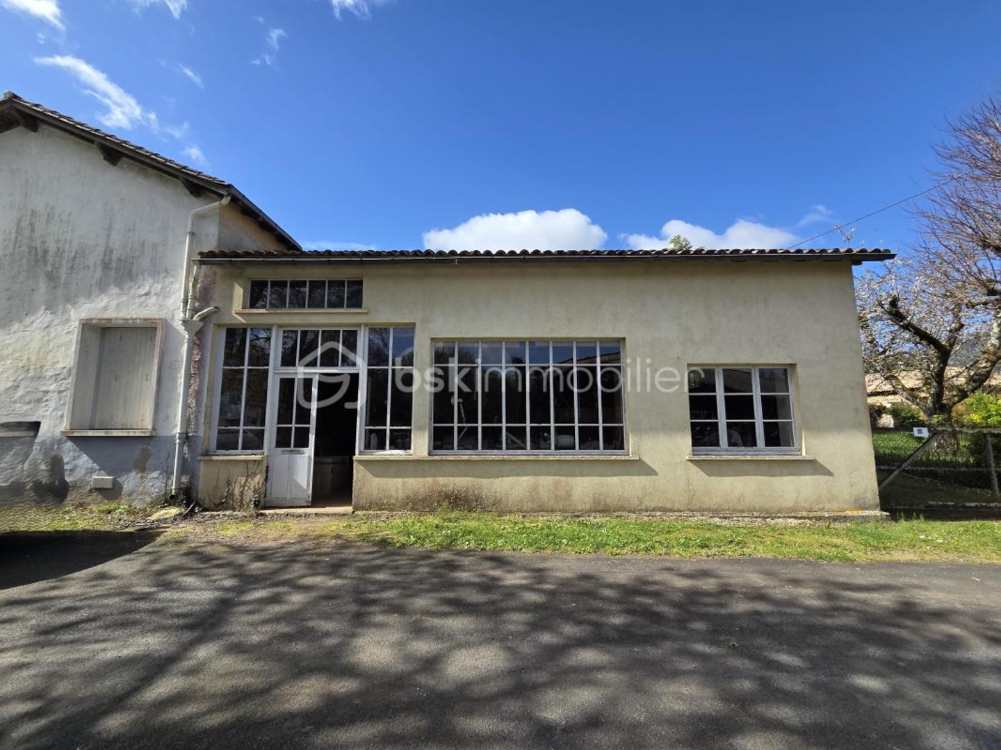 Immeuble à vendre - 5 pièces - 110m2 - Clussais-La-Pomme... (79190)