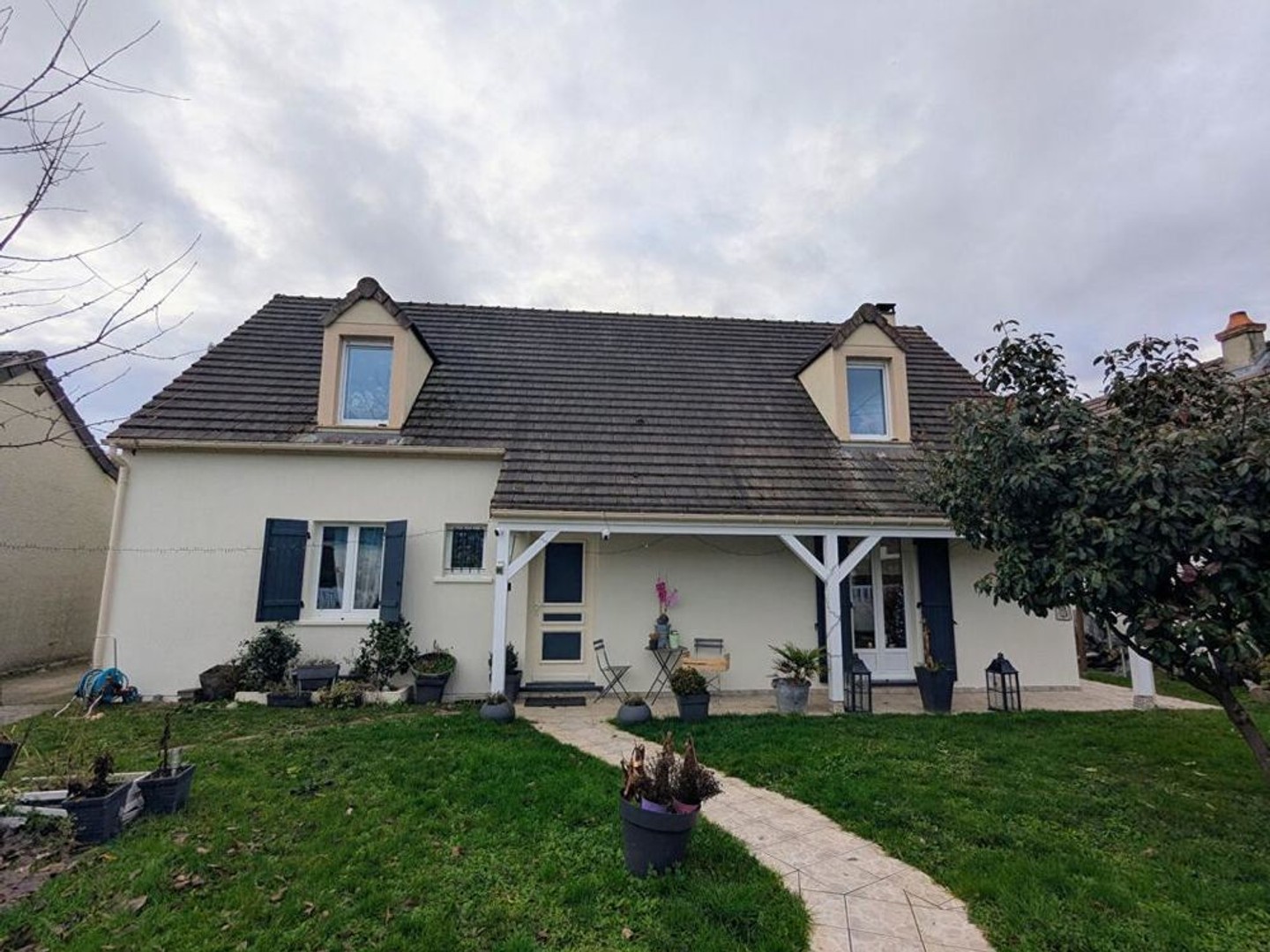 Propriété 145m2 4 chambres 28240