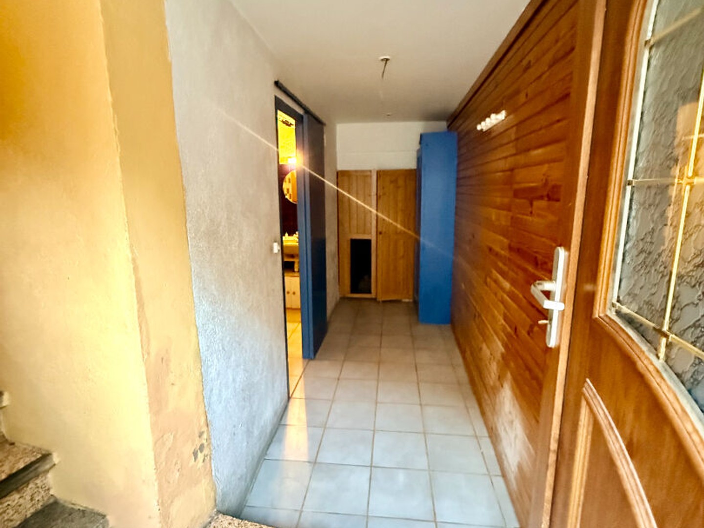 THUIR Centre ville, maison de village, 1 face, de 50 m² en R +2.