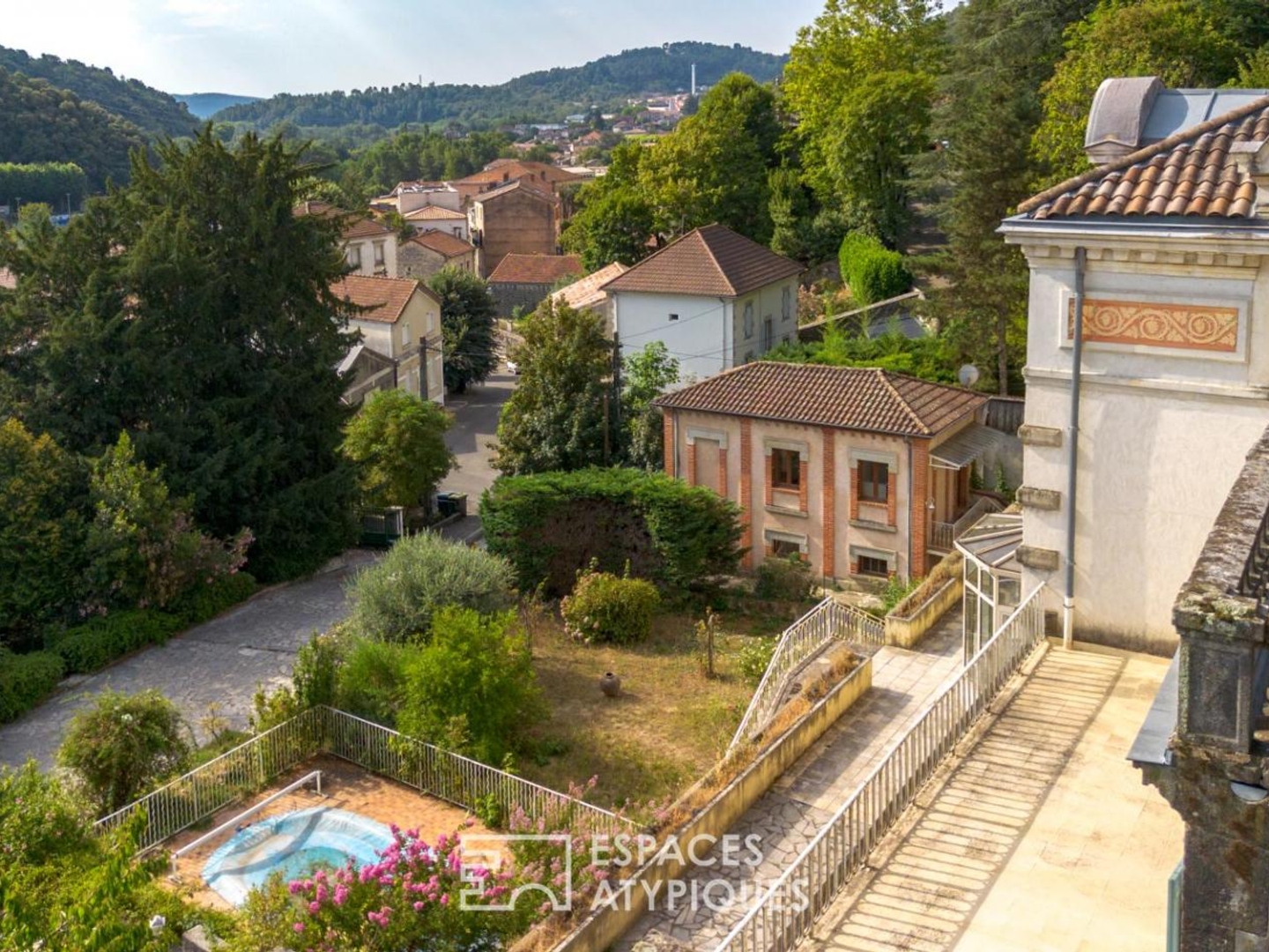 Maison à vendre - 11 pièces - 340m2 - Vals-Les-Bains (07600)