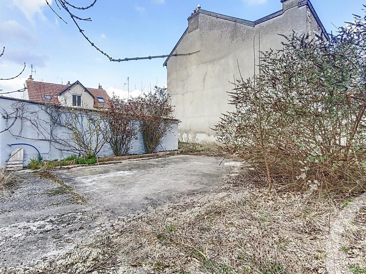 Terrain 251 m²