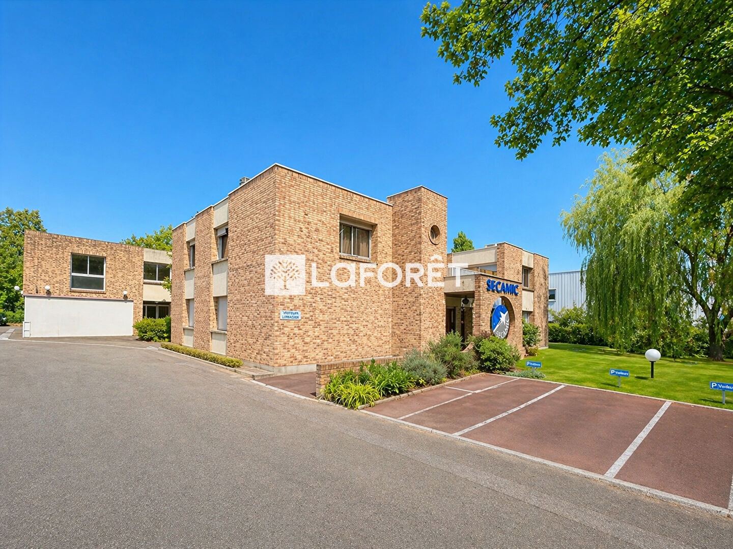 Immeuble 1232 m²