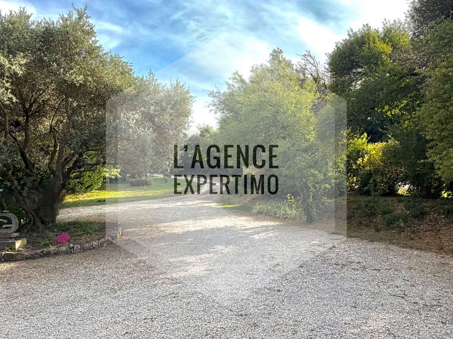 Maison à vendre - 5 pièces - 198m2 - Velleron (84740)