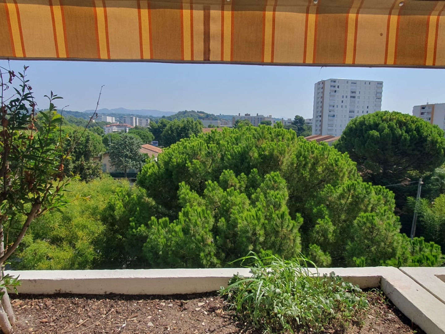 Appartement à vendre - 4 pièces - 75m2 - Marseille 11e (13011)
