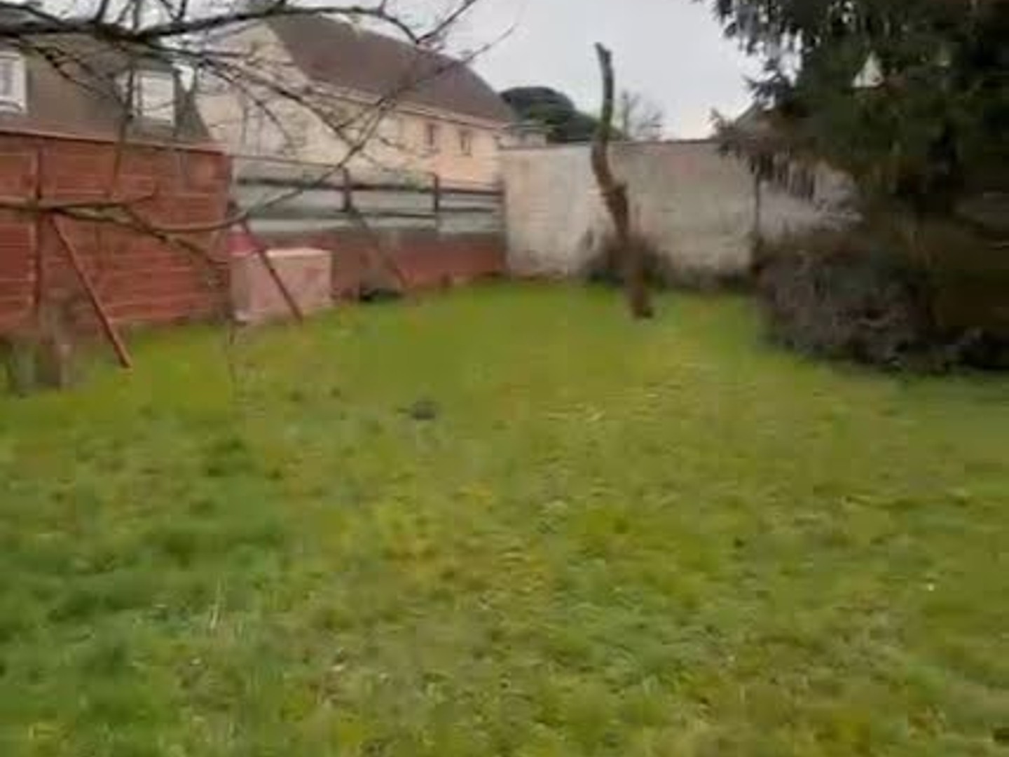 Terrain 409 m²