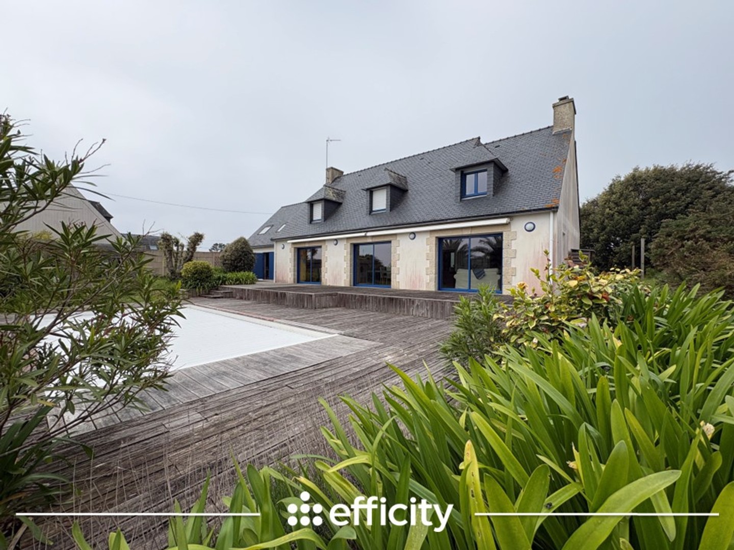 Maison 8 pièces 250 m²