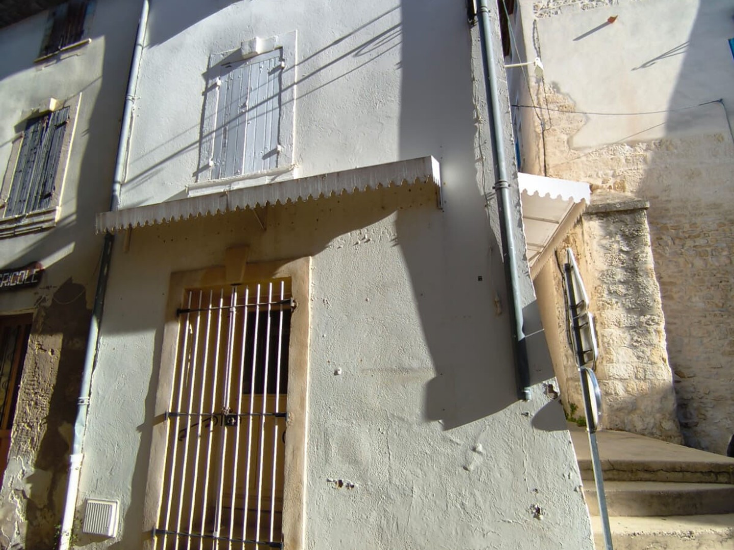 DPT(30) À VENDRE MAISON DE VILLAGE AVEC LOCAL COMMERCIAL