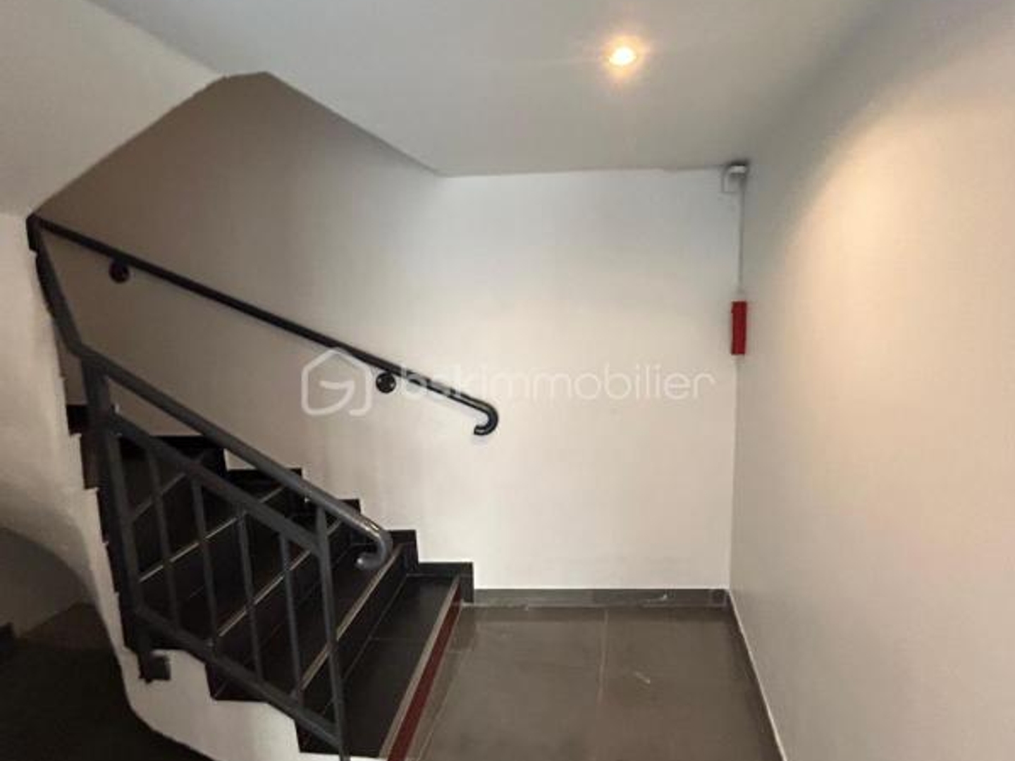 Immeuble à vendre - 13 pièces - 251m2 - Montereau-Fault-Y... (77130)