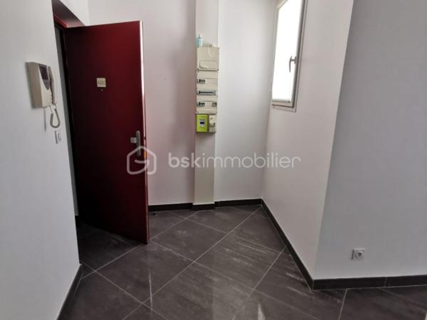 Immeuble à vendre - 13 pièces - 251m2 - Montereau-Fault-Y... (77130)