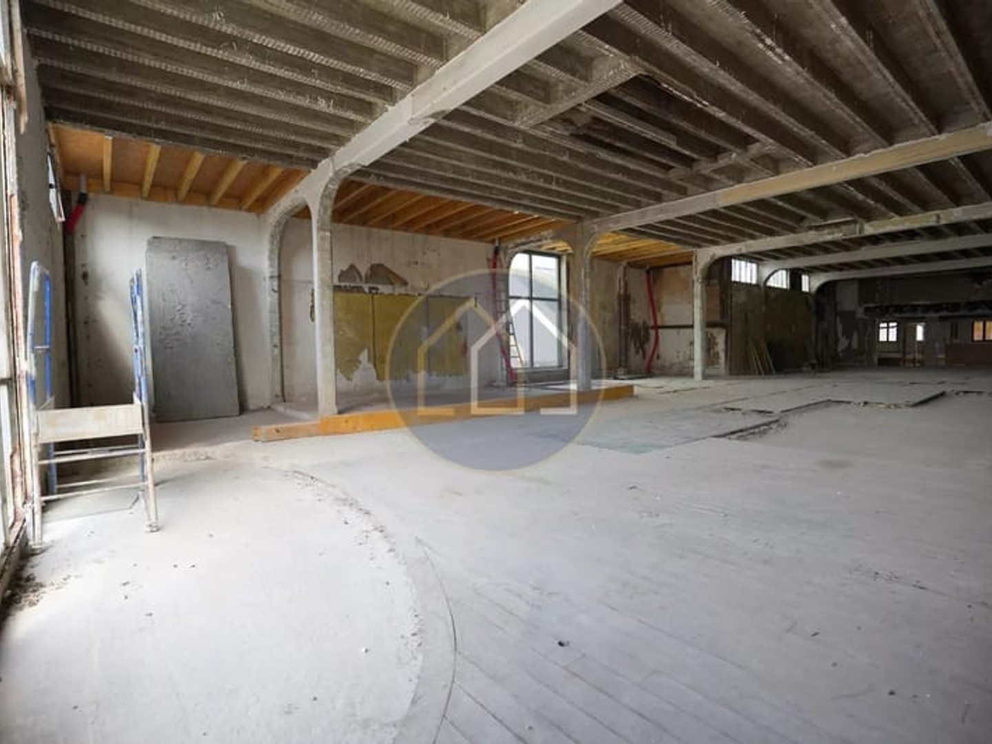 Magasin à vendre - 1 pièce - 254m2 - Le Mans (72000)