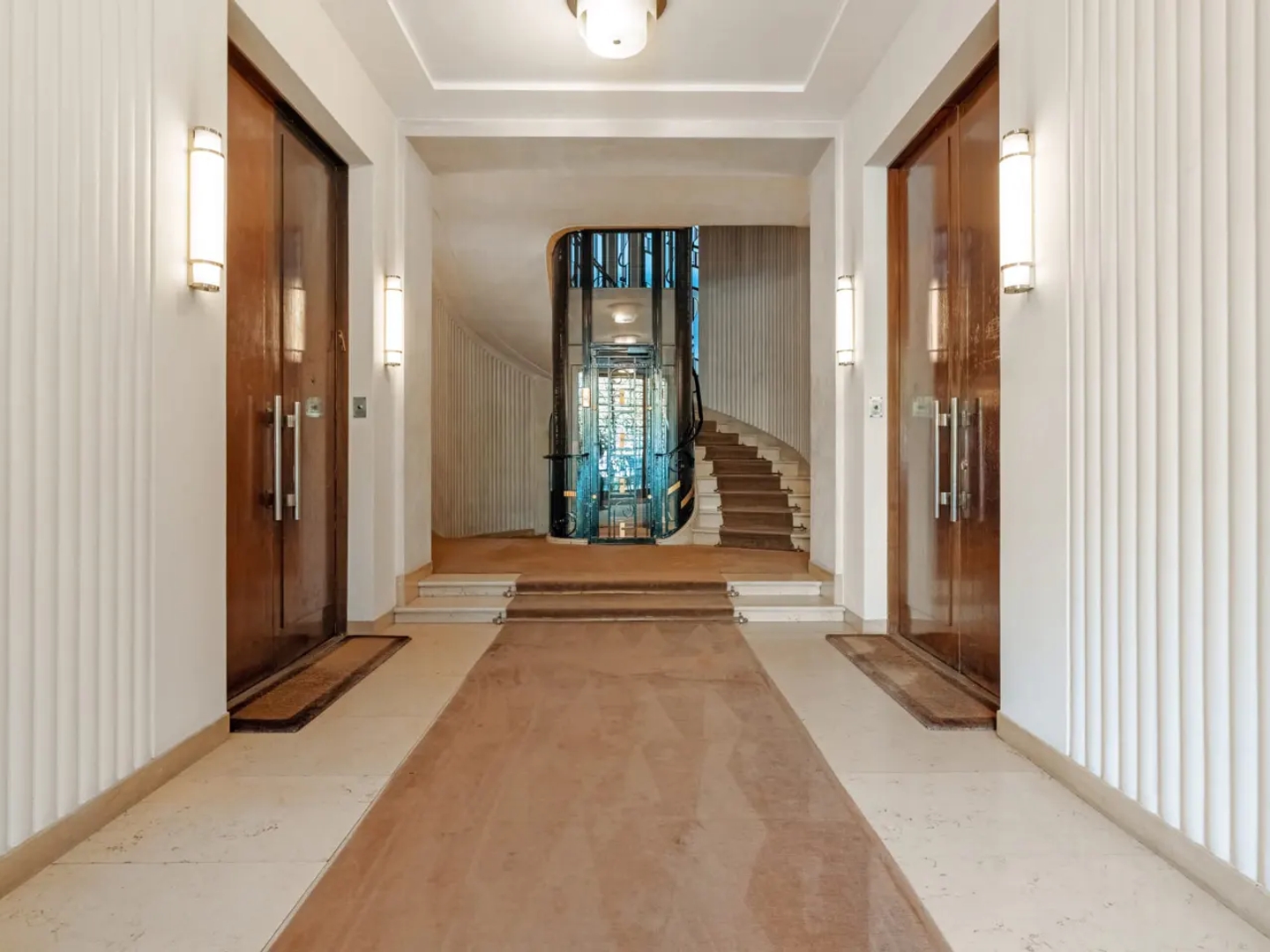 Paris XVI-Henri Martin - Appartement de 320m² avec balcon
