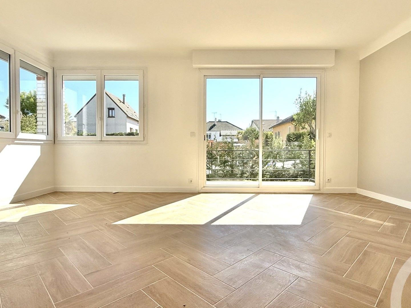 Maison à vendre - 5 pièces - 104m2 - Le Mesnil-Le-Roi (78600)