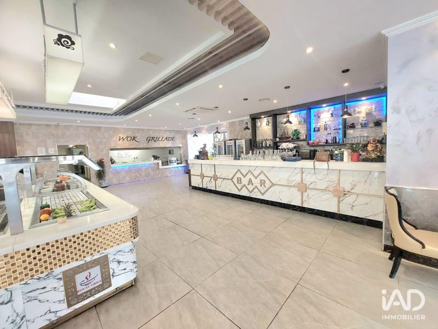 Immeuble commercial 700 m²