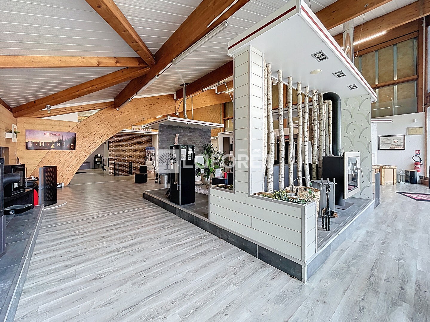 Local commercial 398 m²