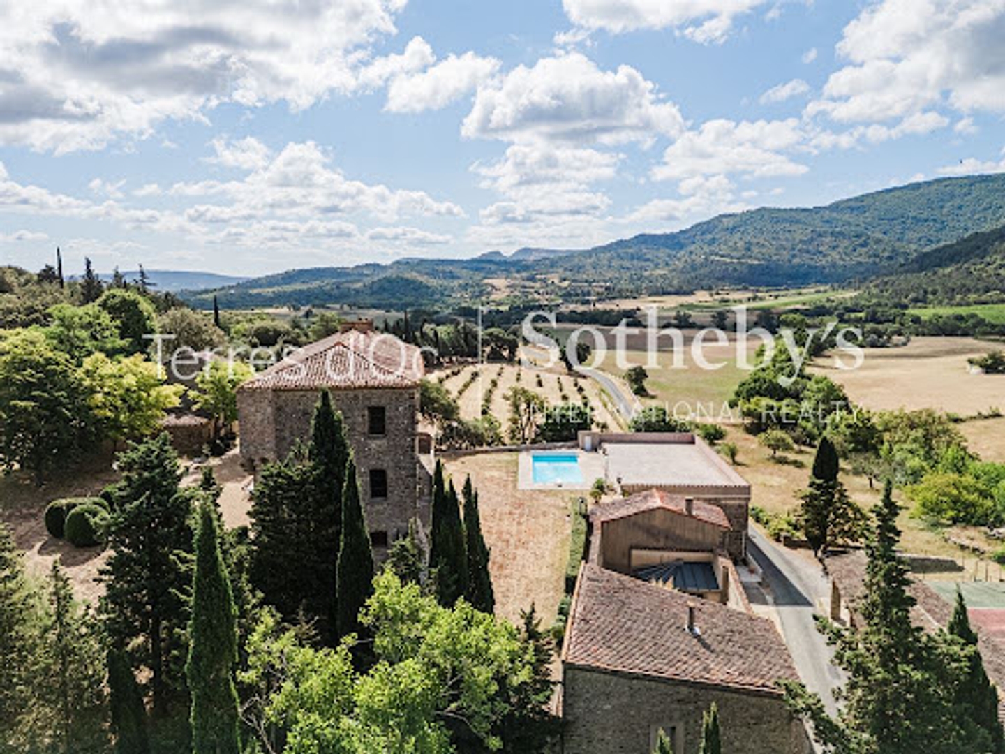 Maison à vendre - 31 pièces - 1200m2 - Corbières (11230)