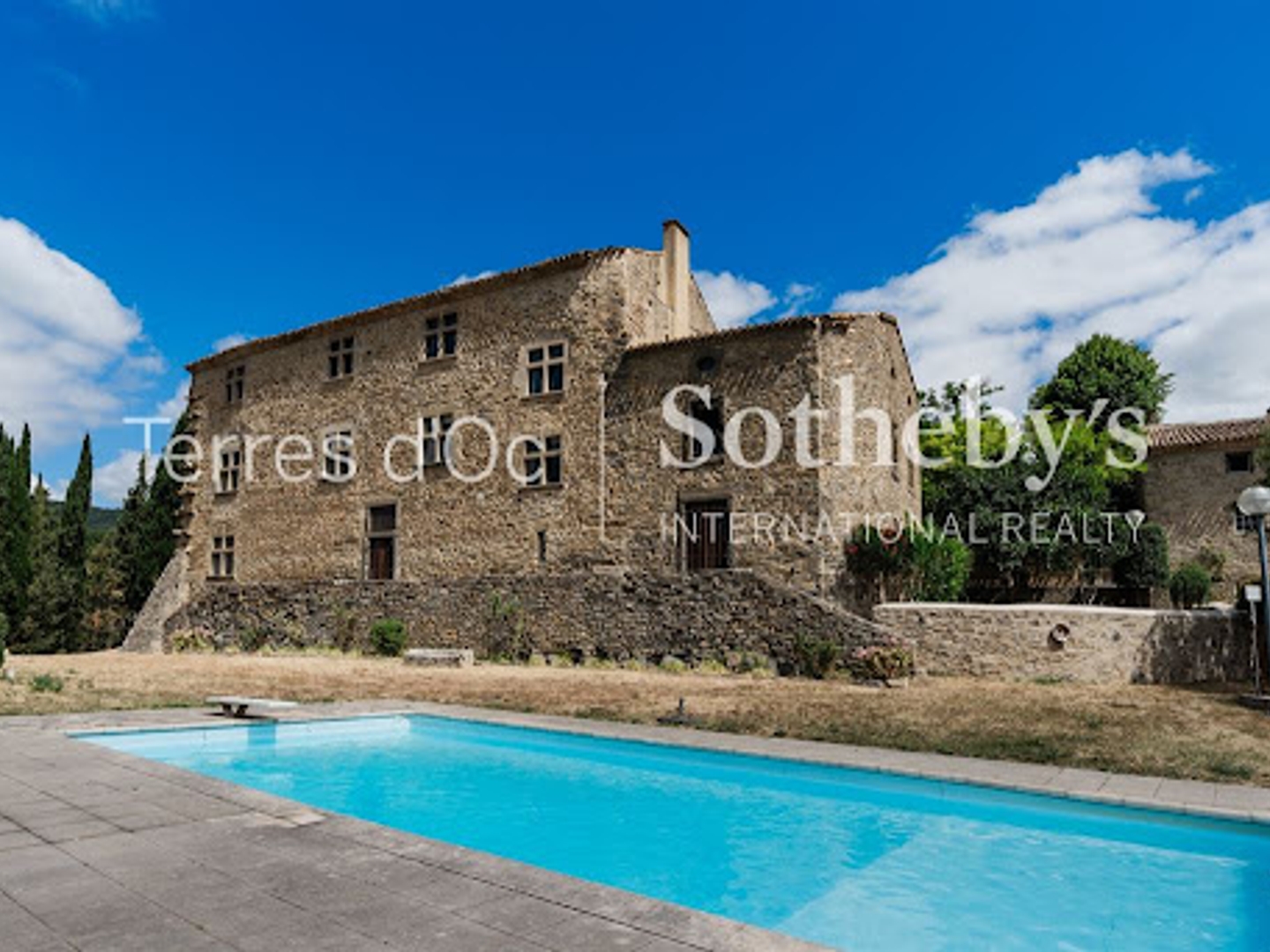 Maison à vendre - 31 pièces - 1200m2 - Corbières (11230)