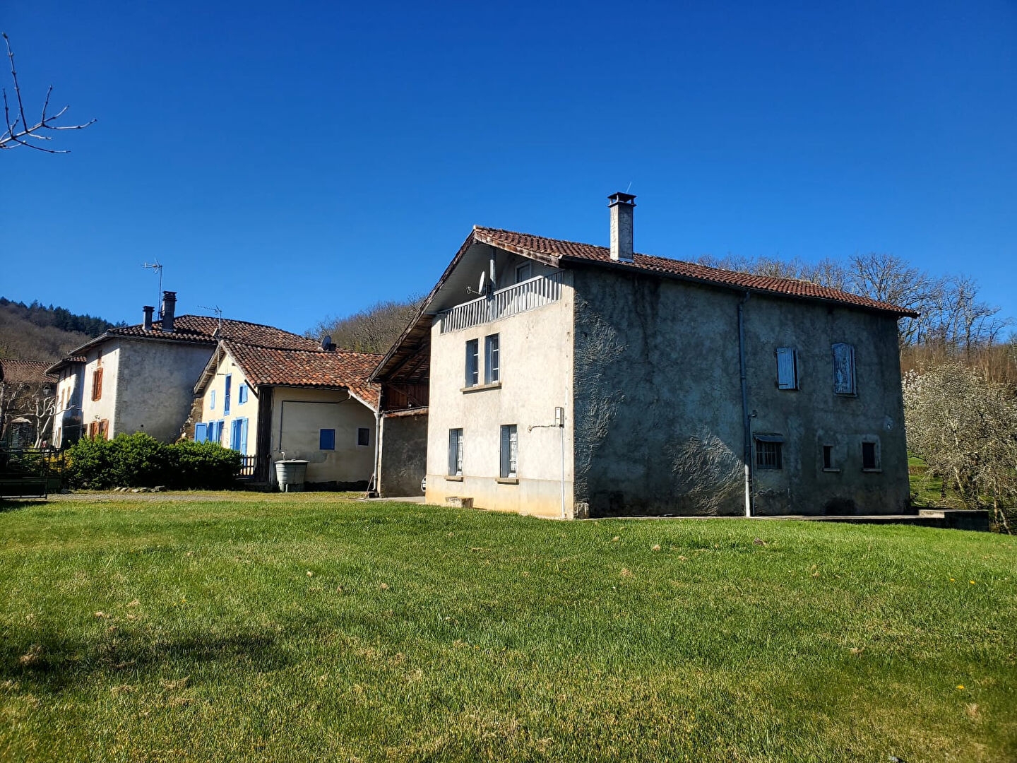 2 MAISONS DANS LA COMMUNE DE CAUMONT
