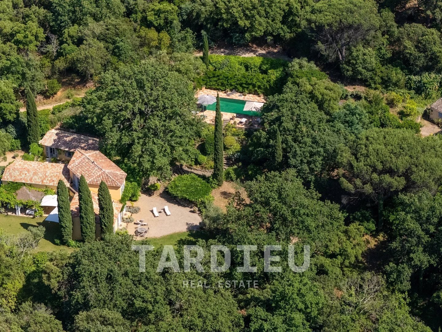 Maison à vendre - 7 pièces - 251m2 - Gassin (83580)