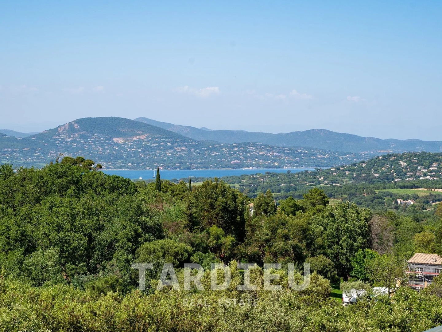 Maison à vendre - 7 pièces - 251m2 - Gassin (83580)