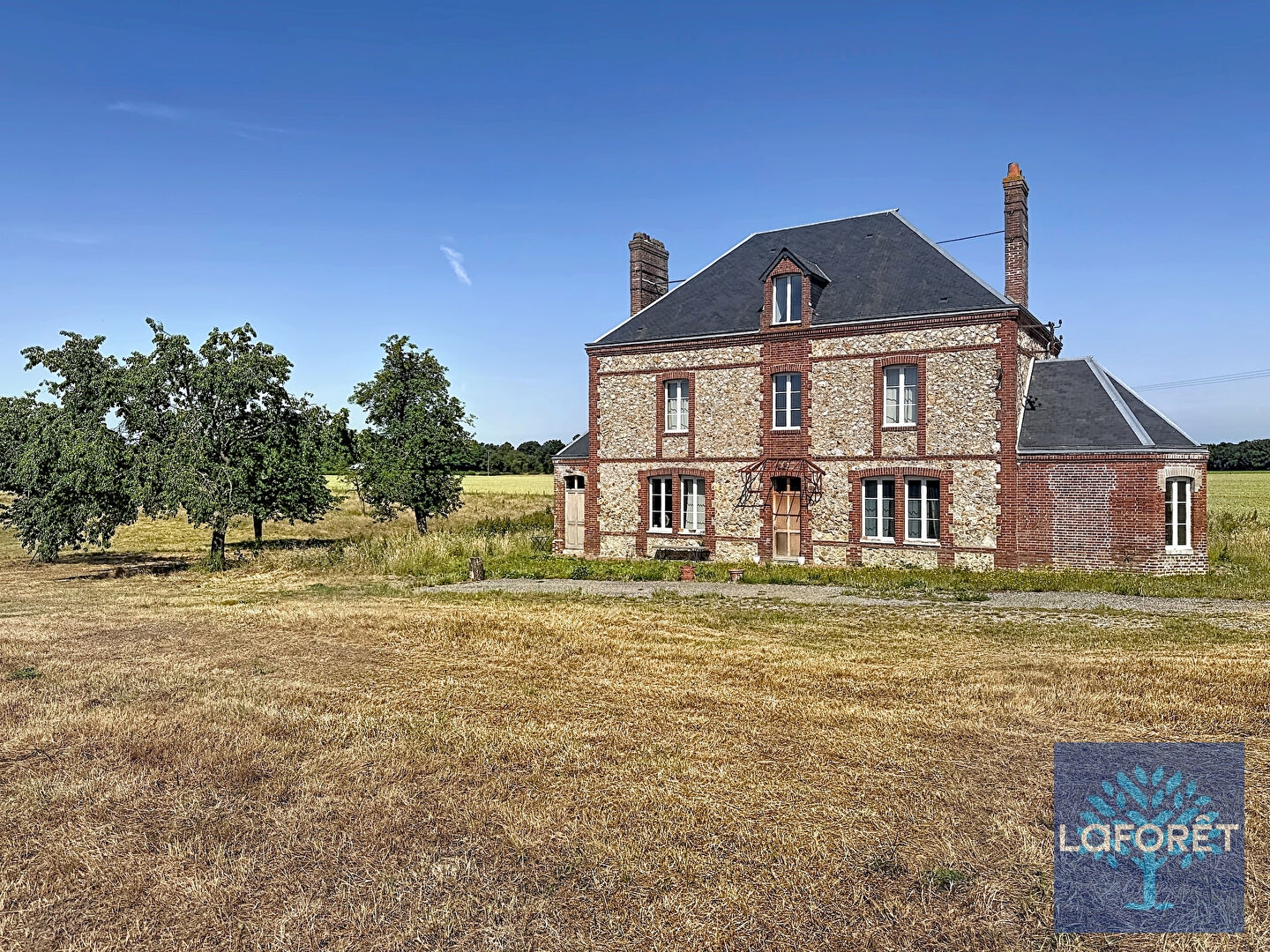 Maison 10 pièces 254 m²