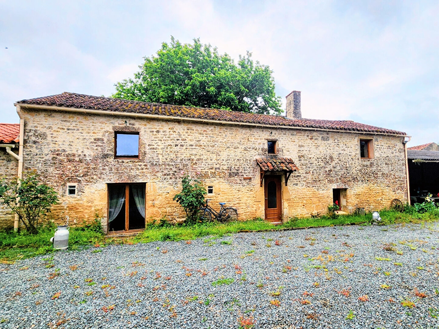 Belle propriété offrant deux maisons , idéale pour un projet familial ou de gîte
