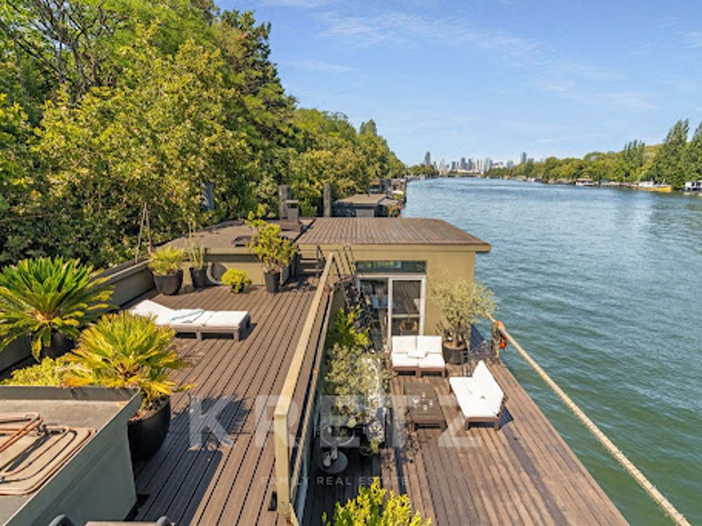 Maison 8 pièces 300 m²