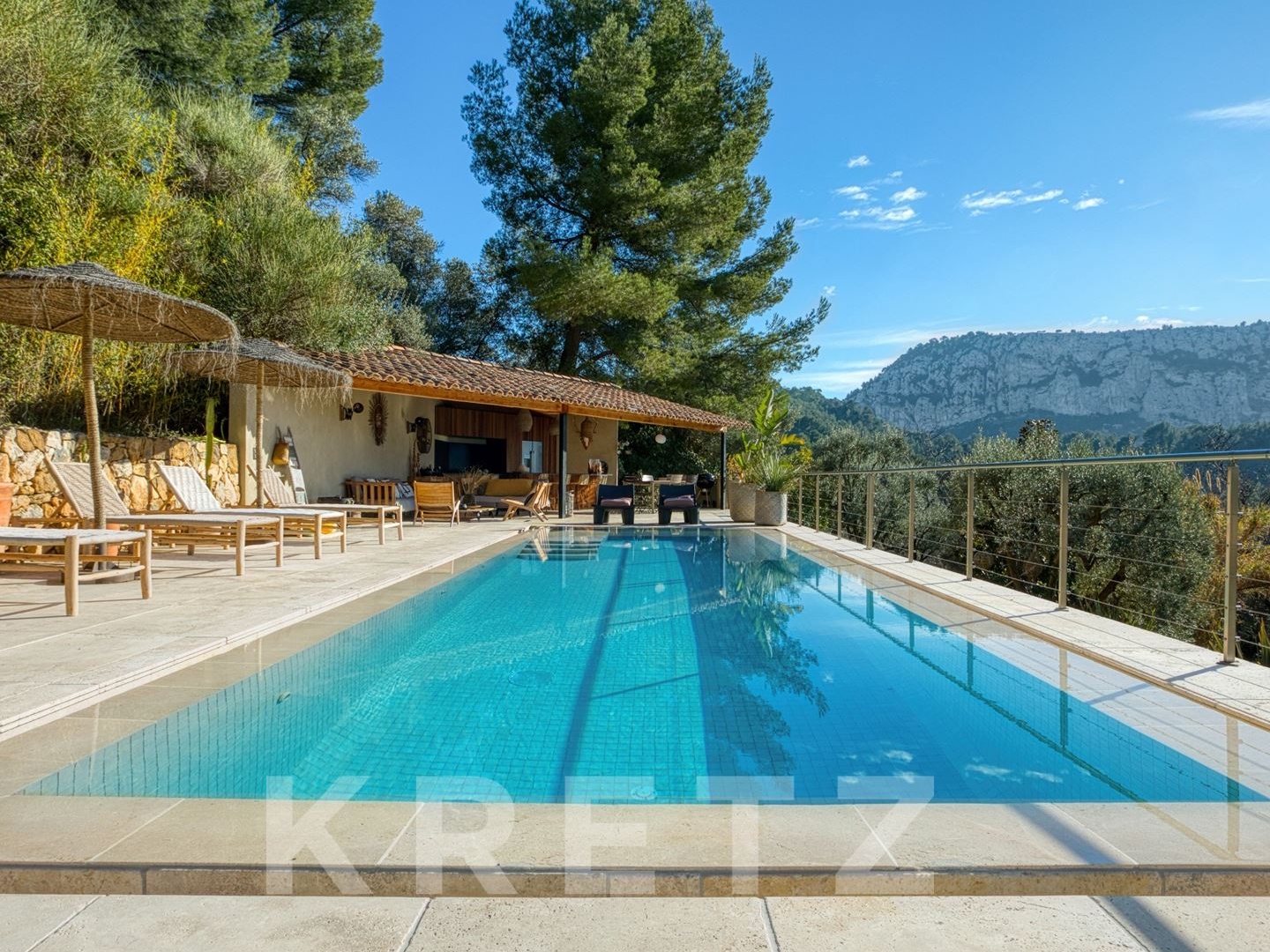 Maison à vendre - 5 pièces - 240m2 - Le Castellet (83330)
