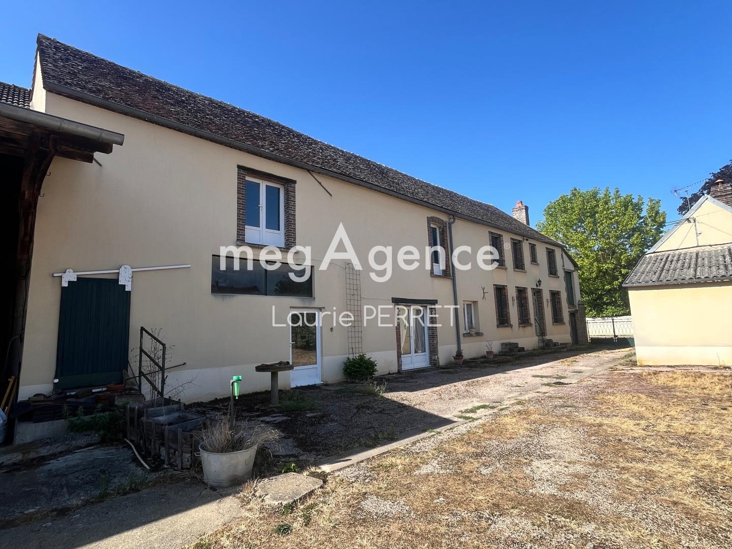 Ancien corps de ferme à fort potentiel - Cézy