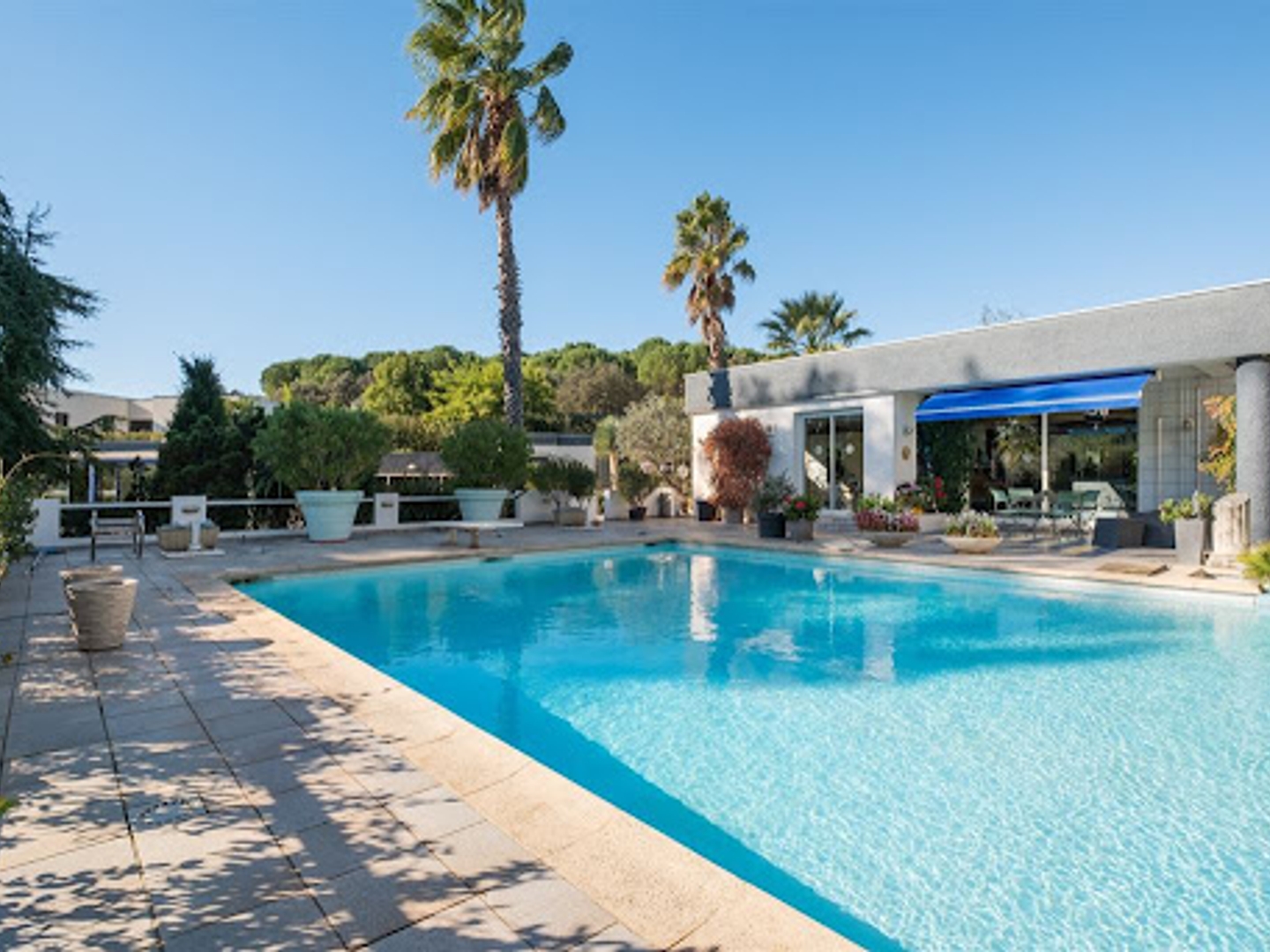 Maison 7 pièces 324 m²