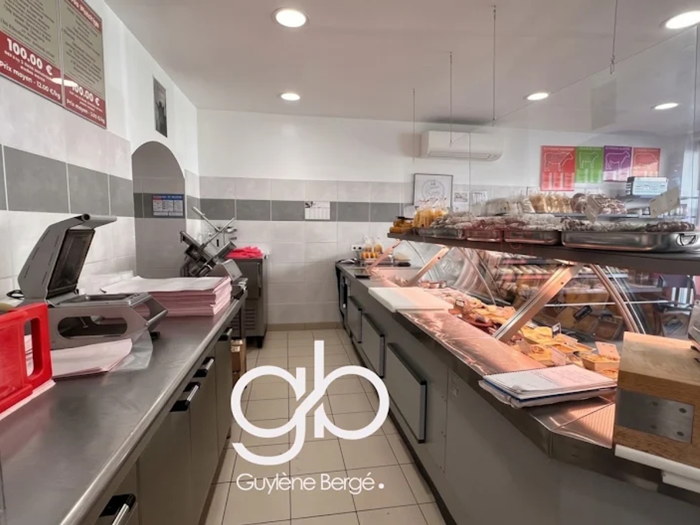 Magasin à vendre - 80m2 - Saint-Gilles (30800)