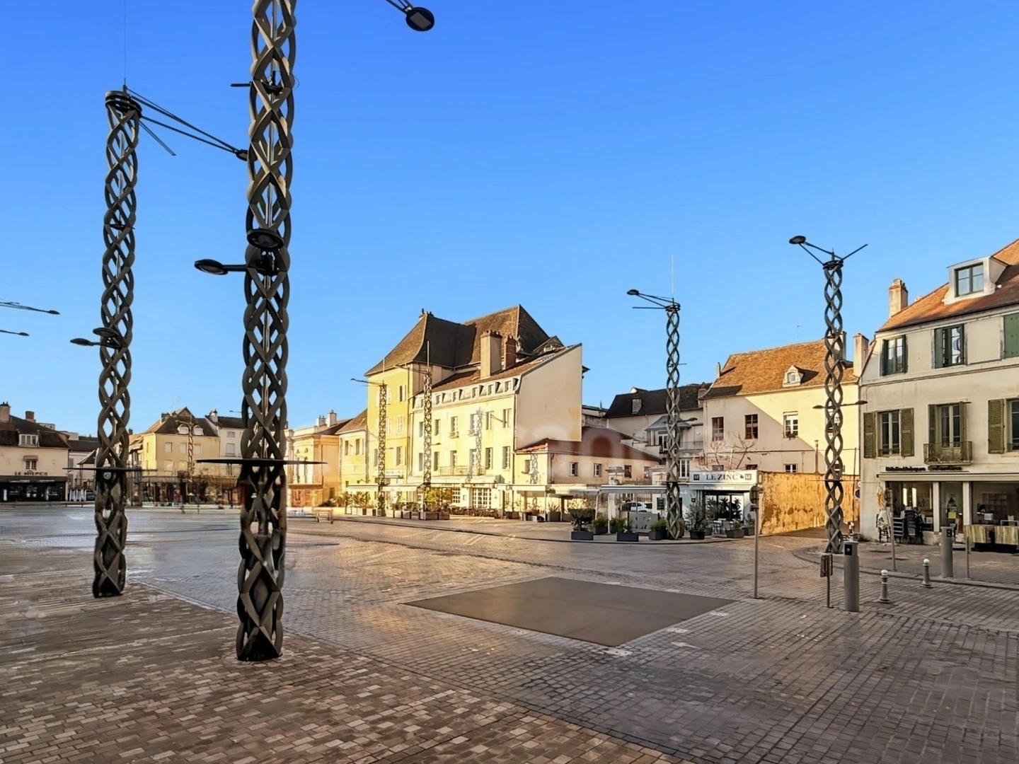 Immeuble à vendre - 14 pièces - 321m2 - Chalon-Sur-Saône (71100)