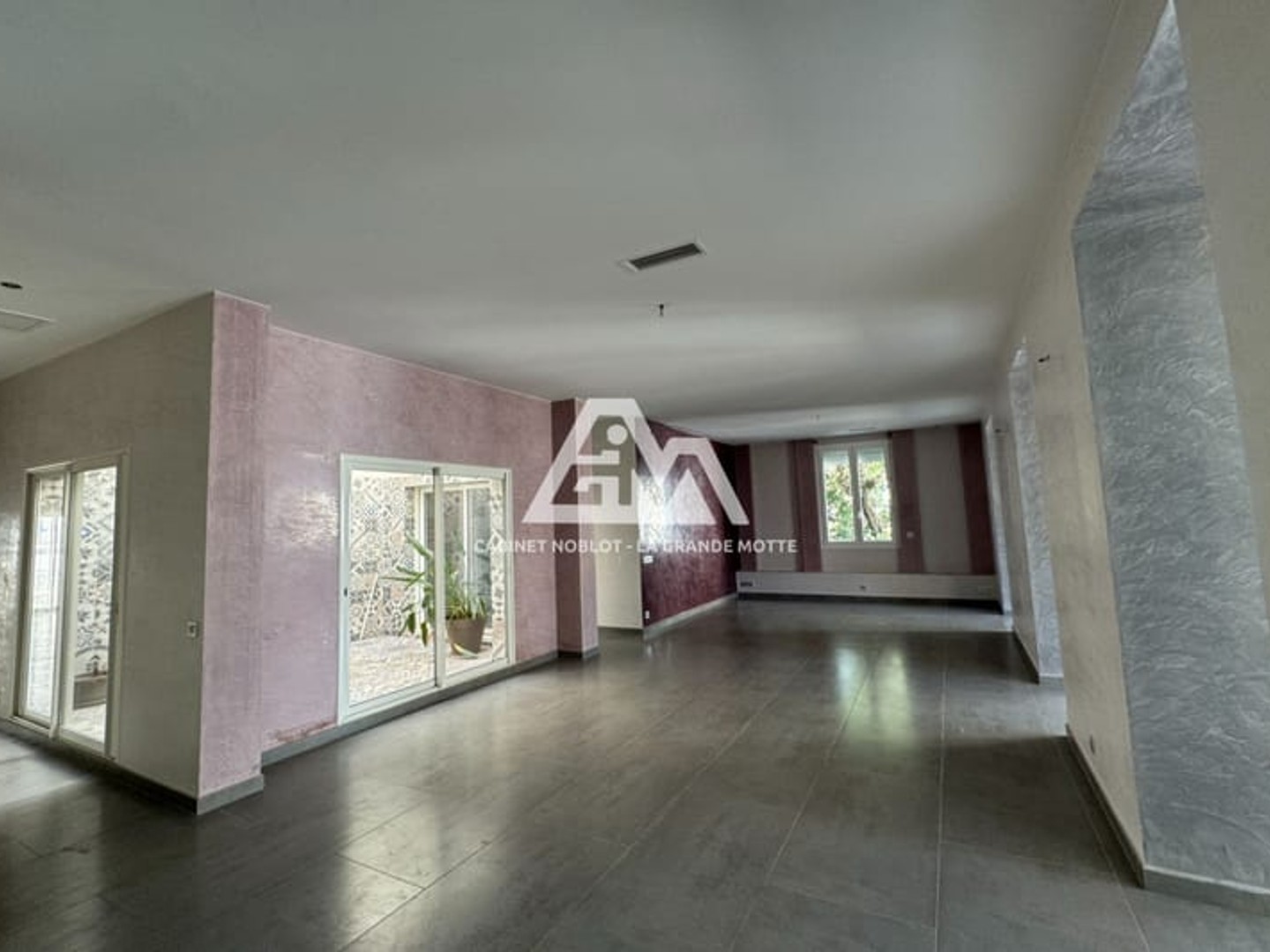 Hôtel 6 pièces 269 m²