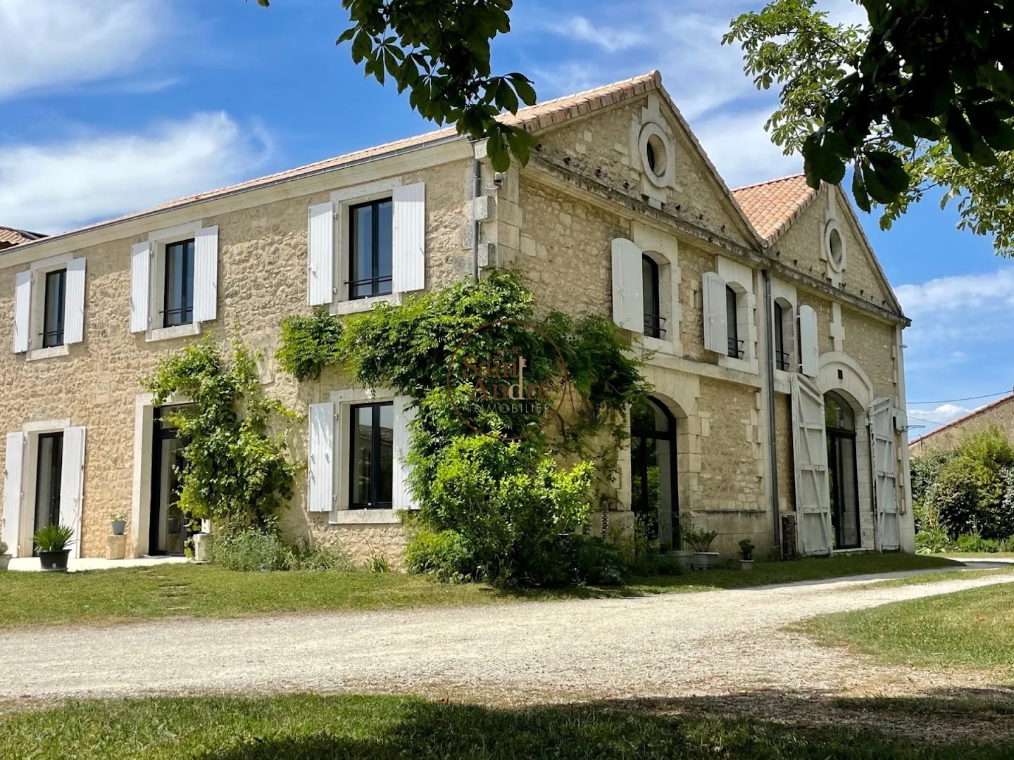 Maison 7 pièces 300 m²