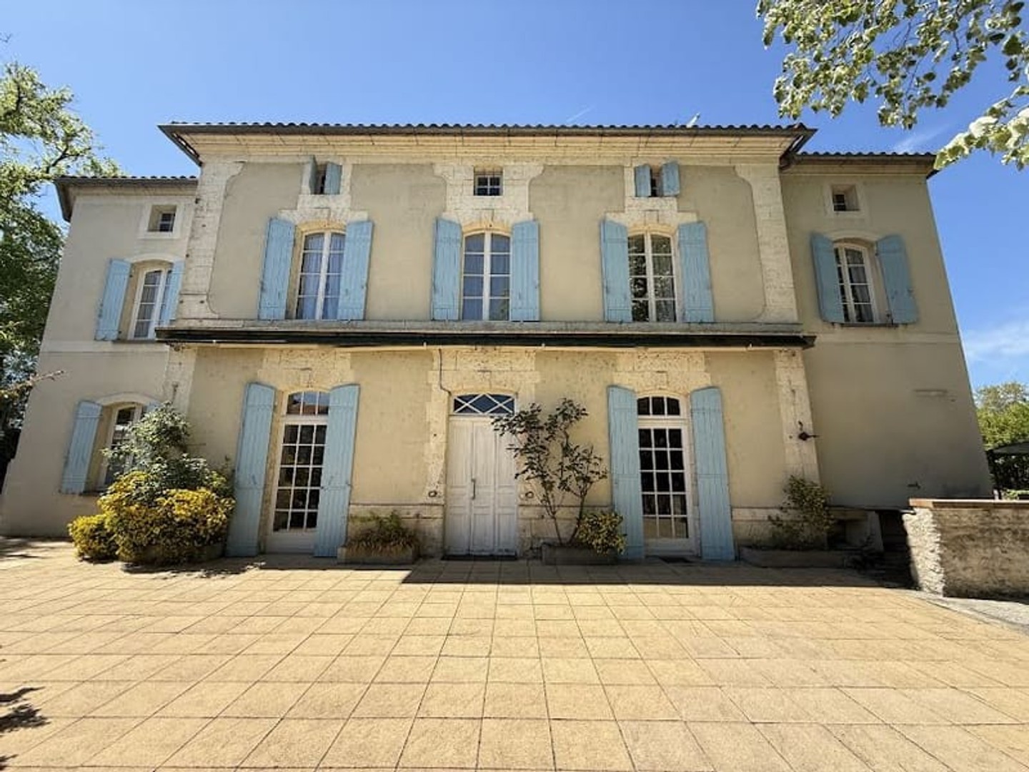 Maison 24 pièces 725 m²