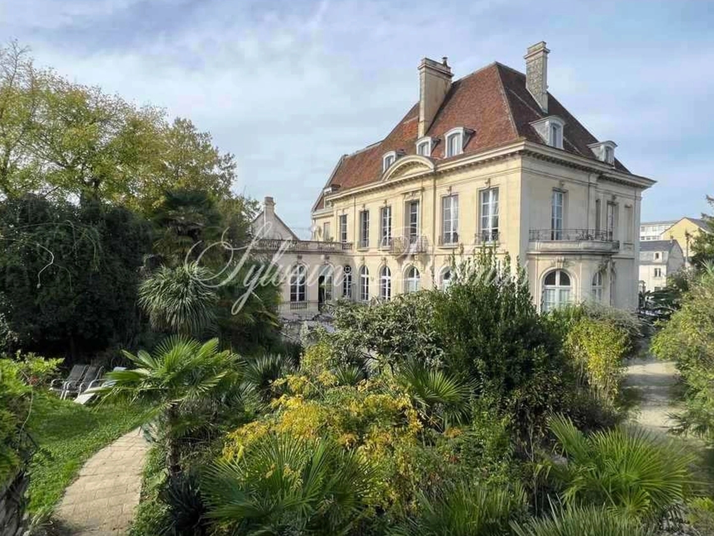 Propriété 25 pièces 2000 m²