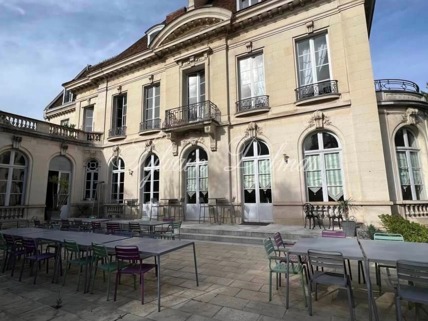 Maison à vendre - 25 pièces - 2000m2 - Poitiers (86000)
