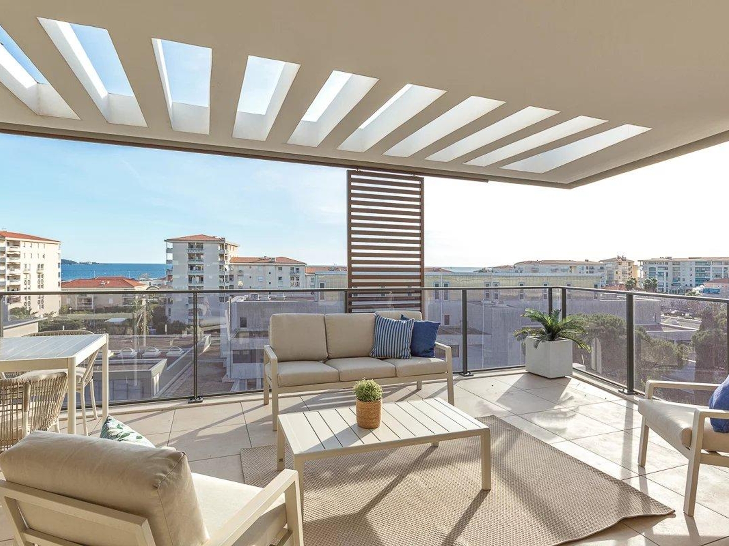 Appartement à vendre - 4 pièces - 91m2 - Antibes (06160)