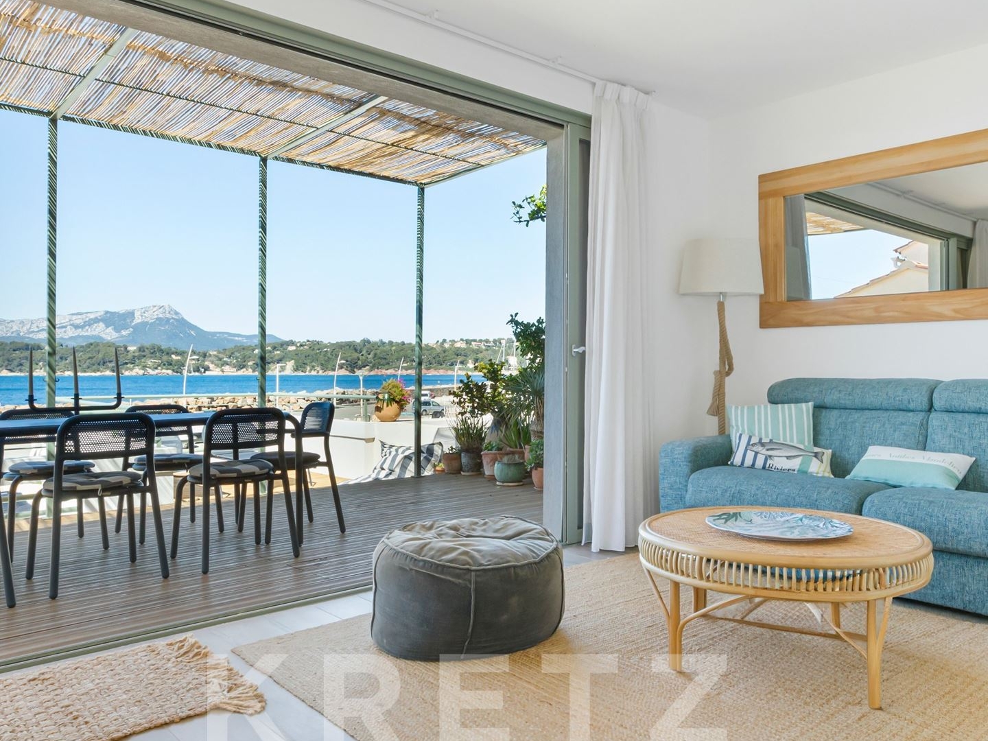 LE PRADET - LES OURSINIÈRES - MAISON FRONT DE MER RÉNOVÉE AVEC VUE PANORAMIQUE SUR LA RADE DE TOULON