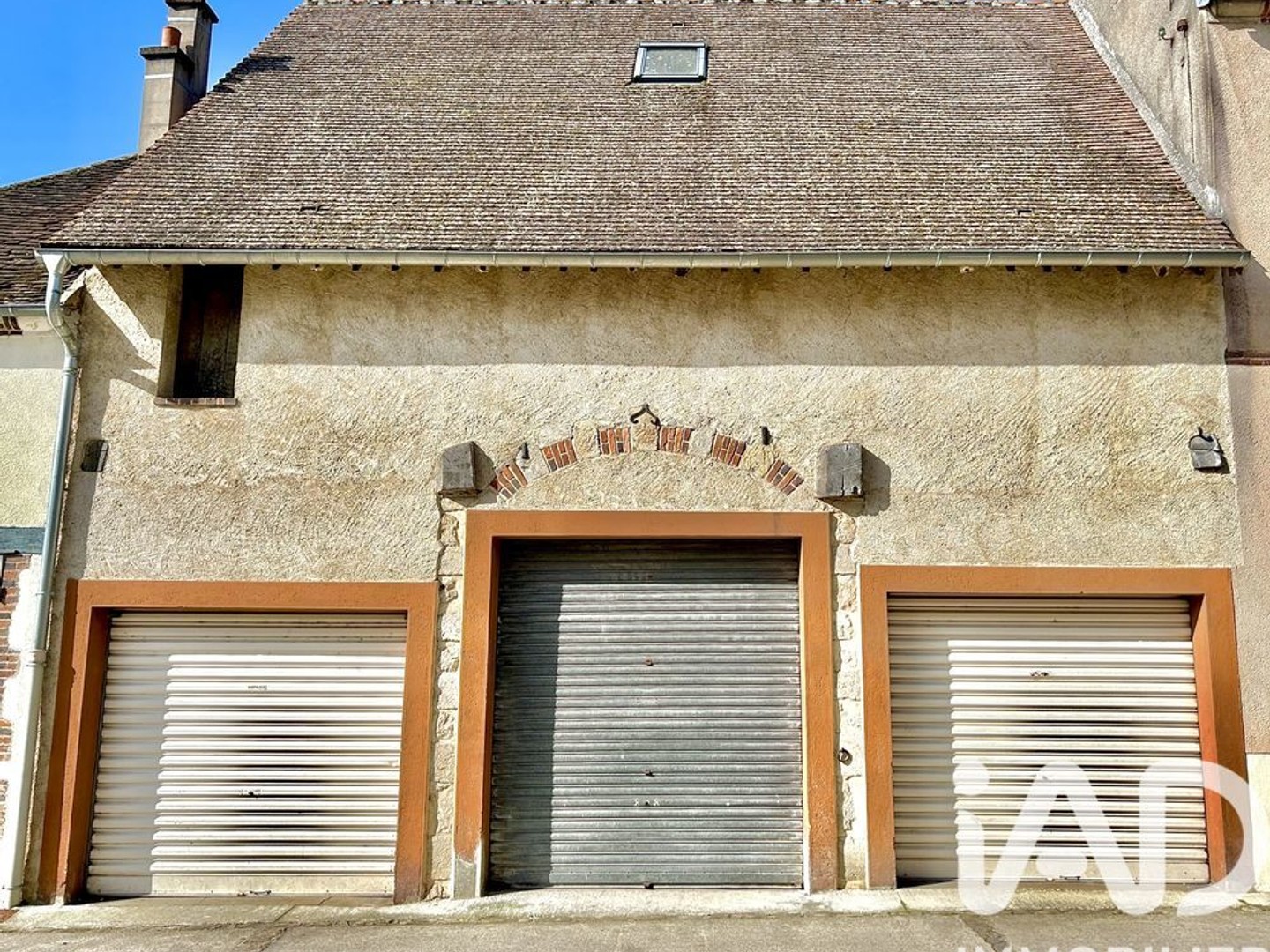 Vente garage 129 m²