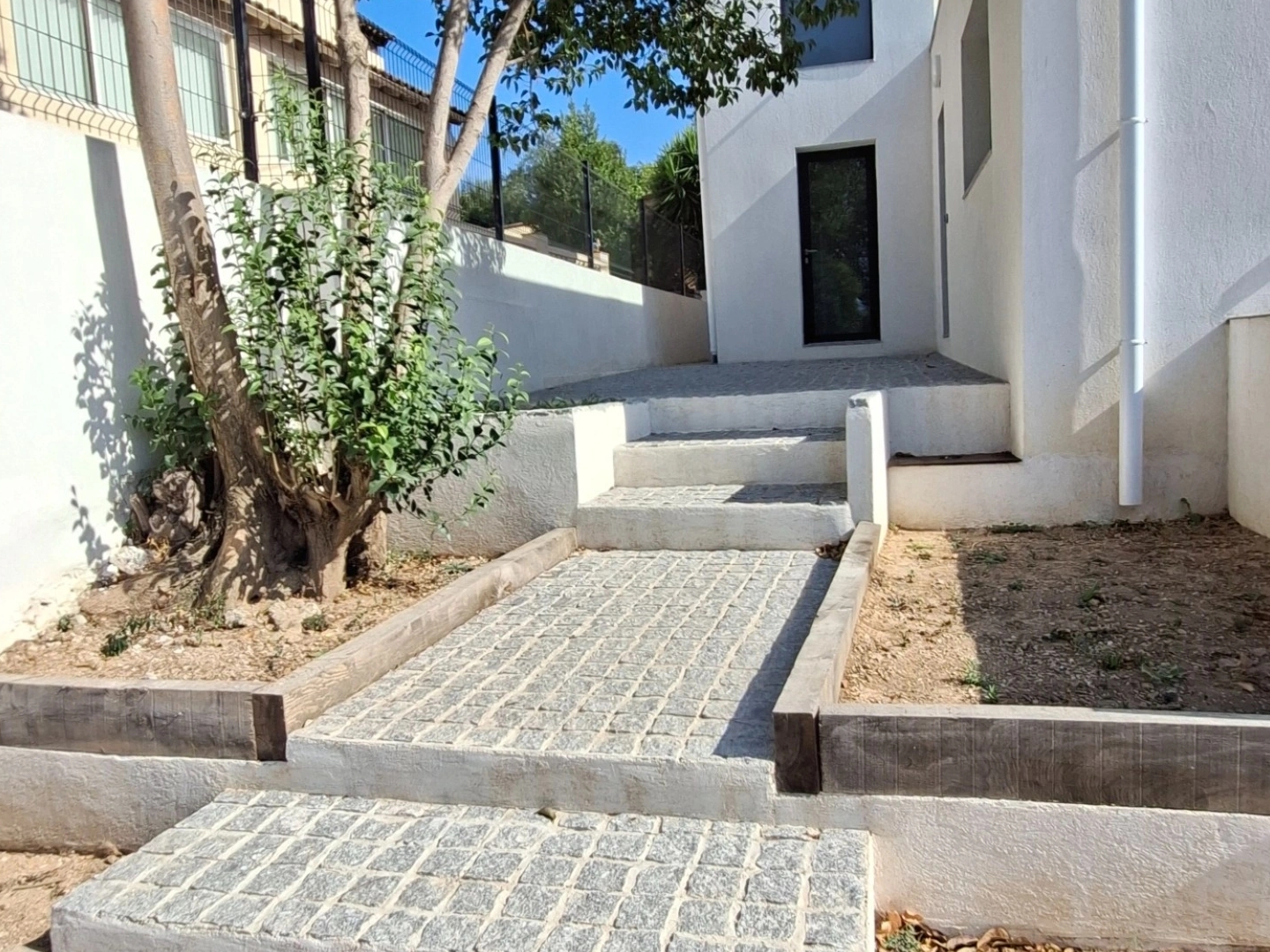 Appartement à vendre - 4 pièces - 99m2 - Marseille 11e (13011)