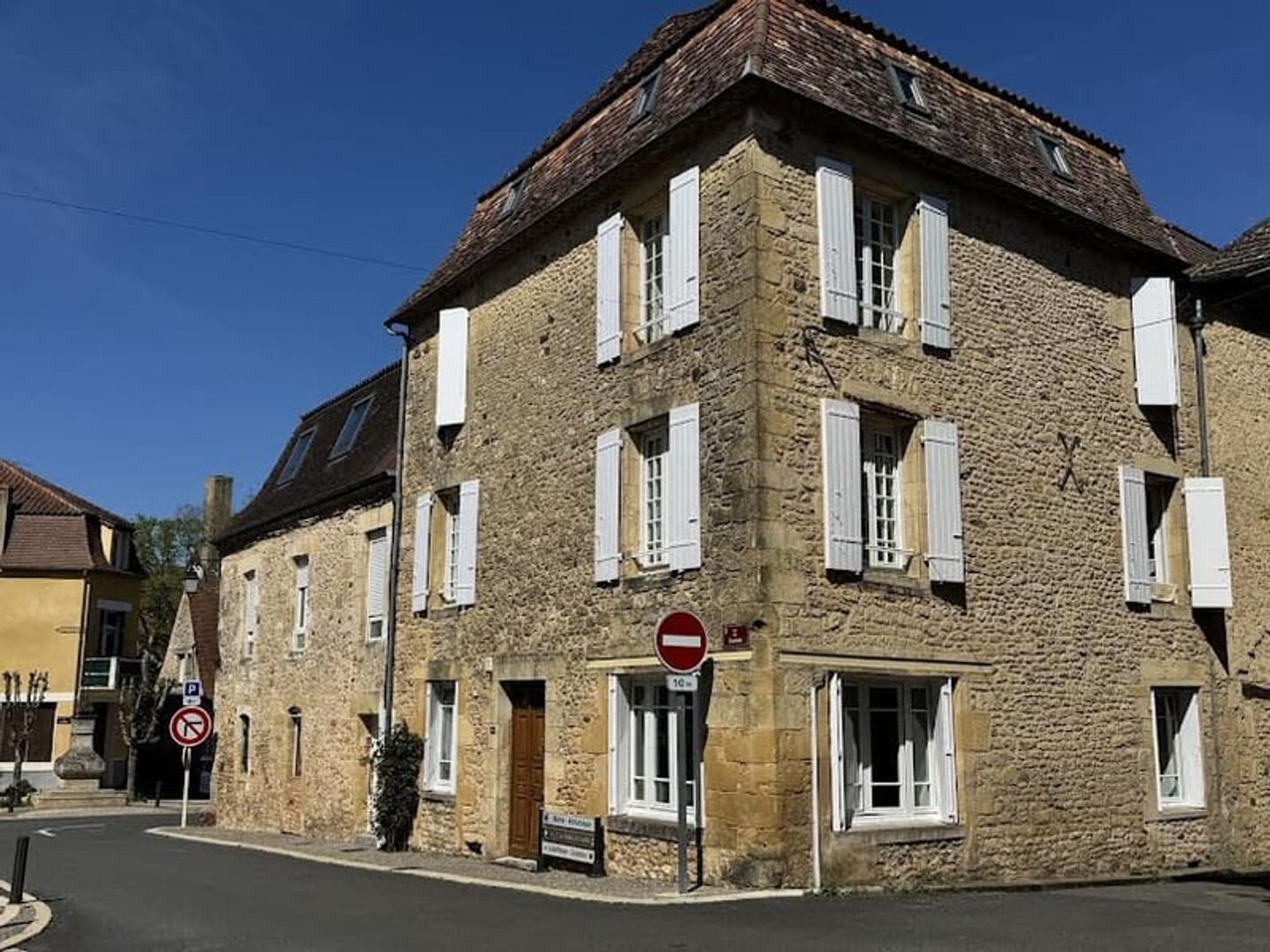 Maison 6 pièces 239 m²