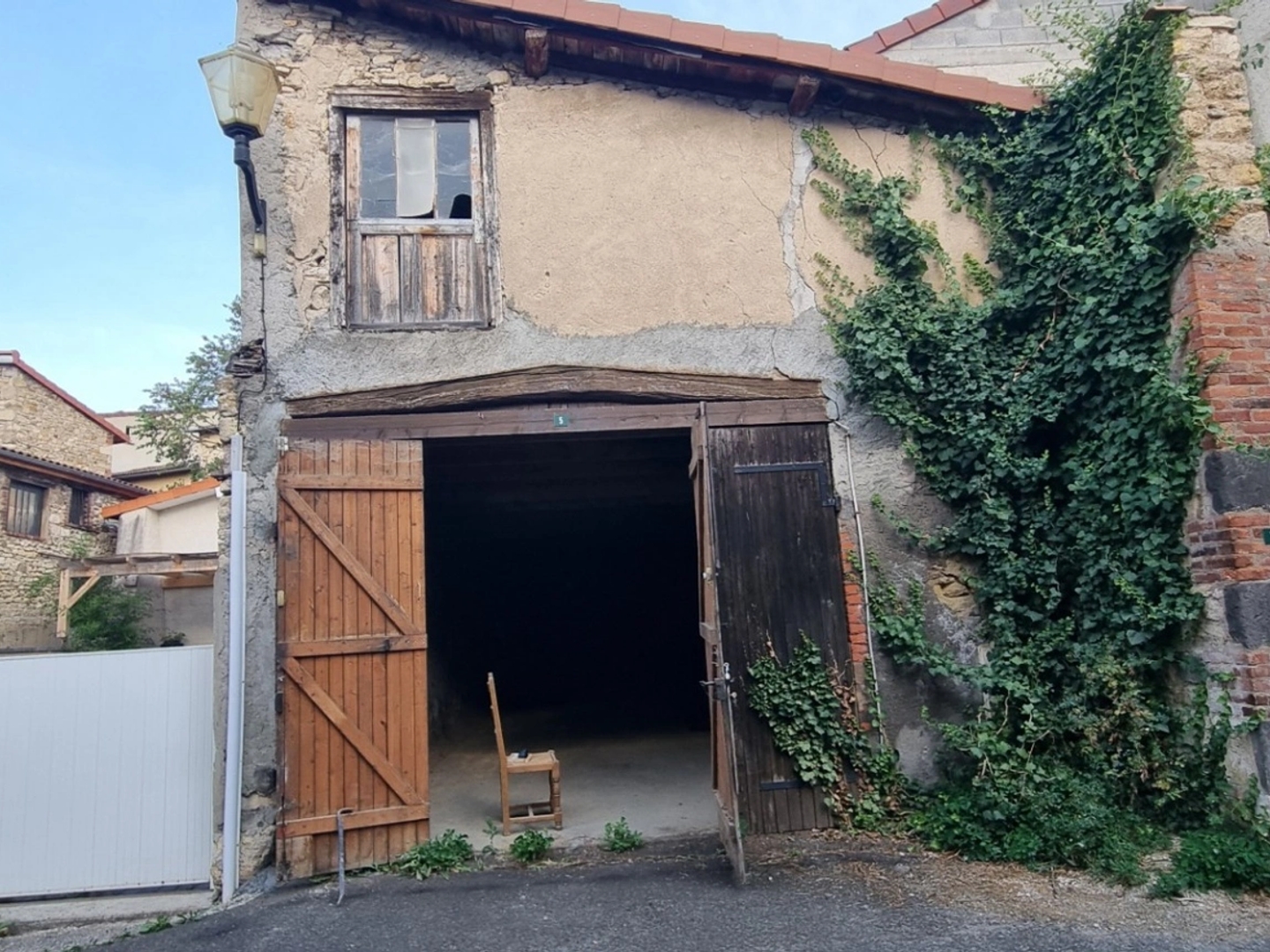 Grange à vendre CHAURIAT (63)