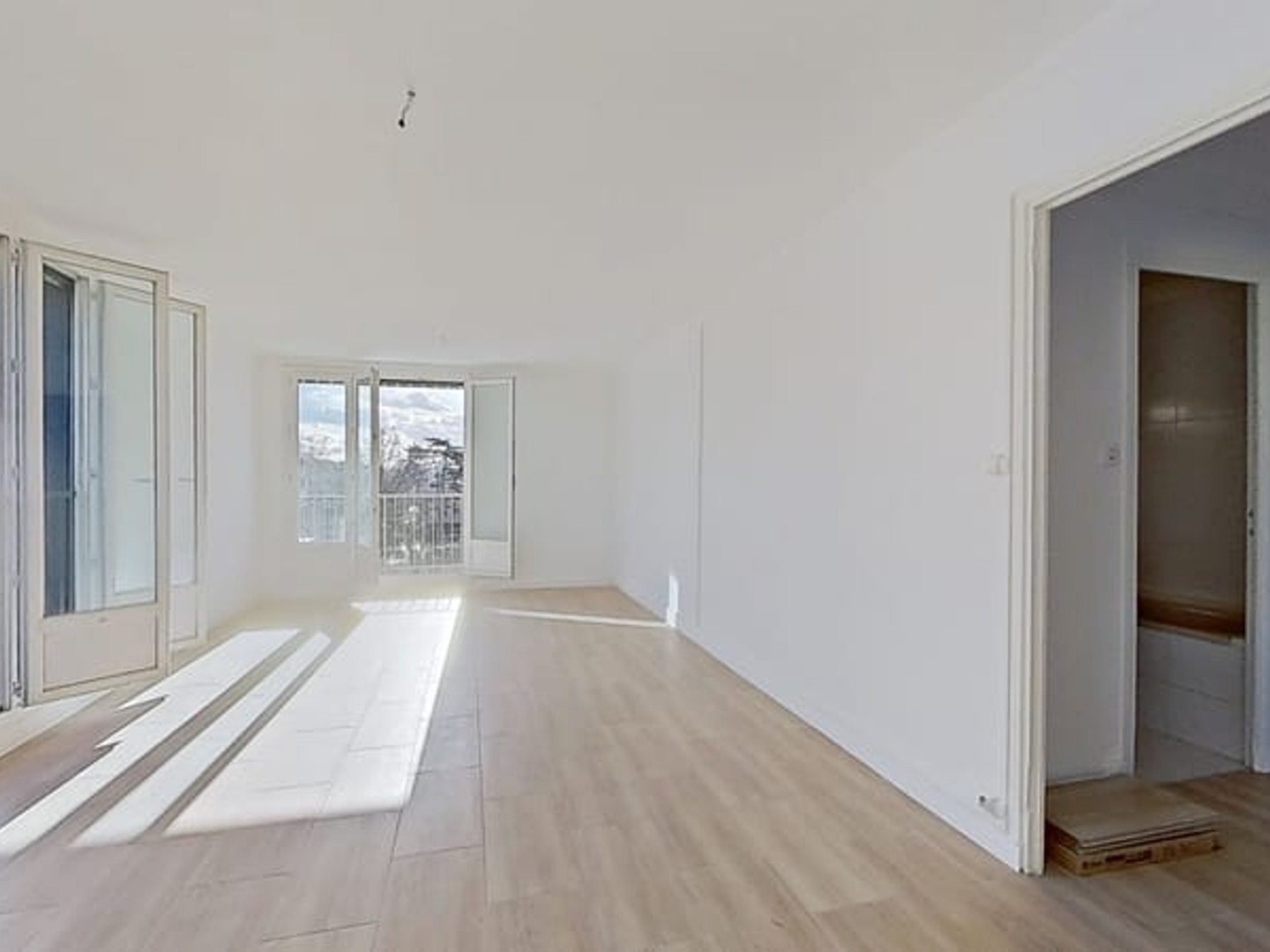 À VENDRE TASSIN CENTRE - APPARTEMENT 3 PIÈCES 68,18 M2 CARREZ EN ÉTAGE ÉLEVÉ - GARAGE EN SUS