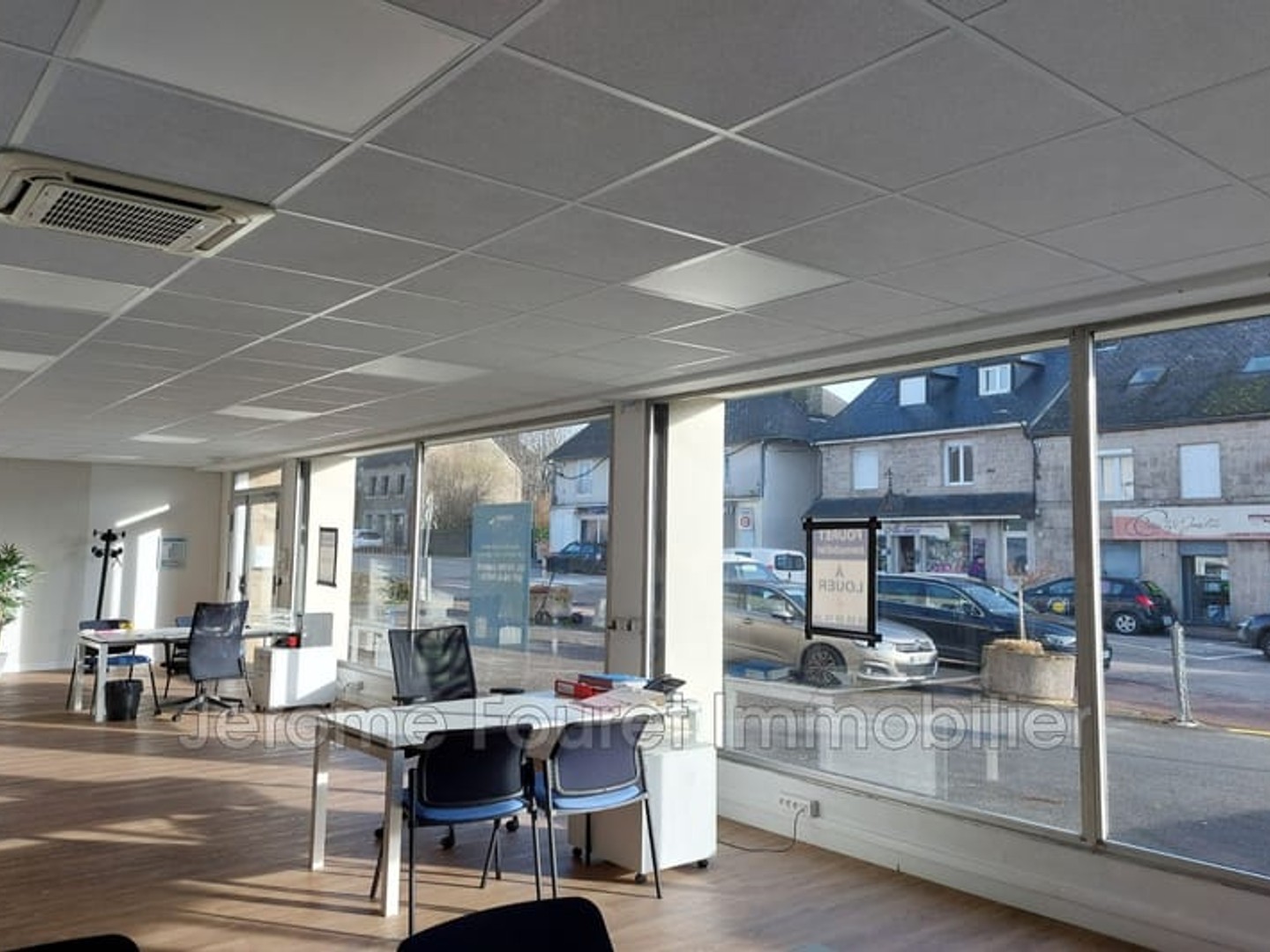 Immeuble commercial