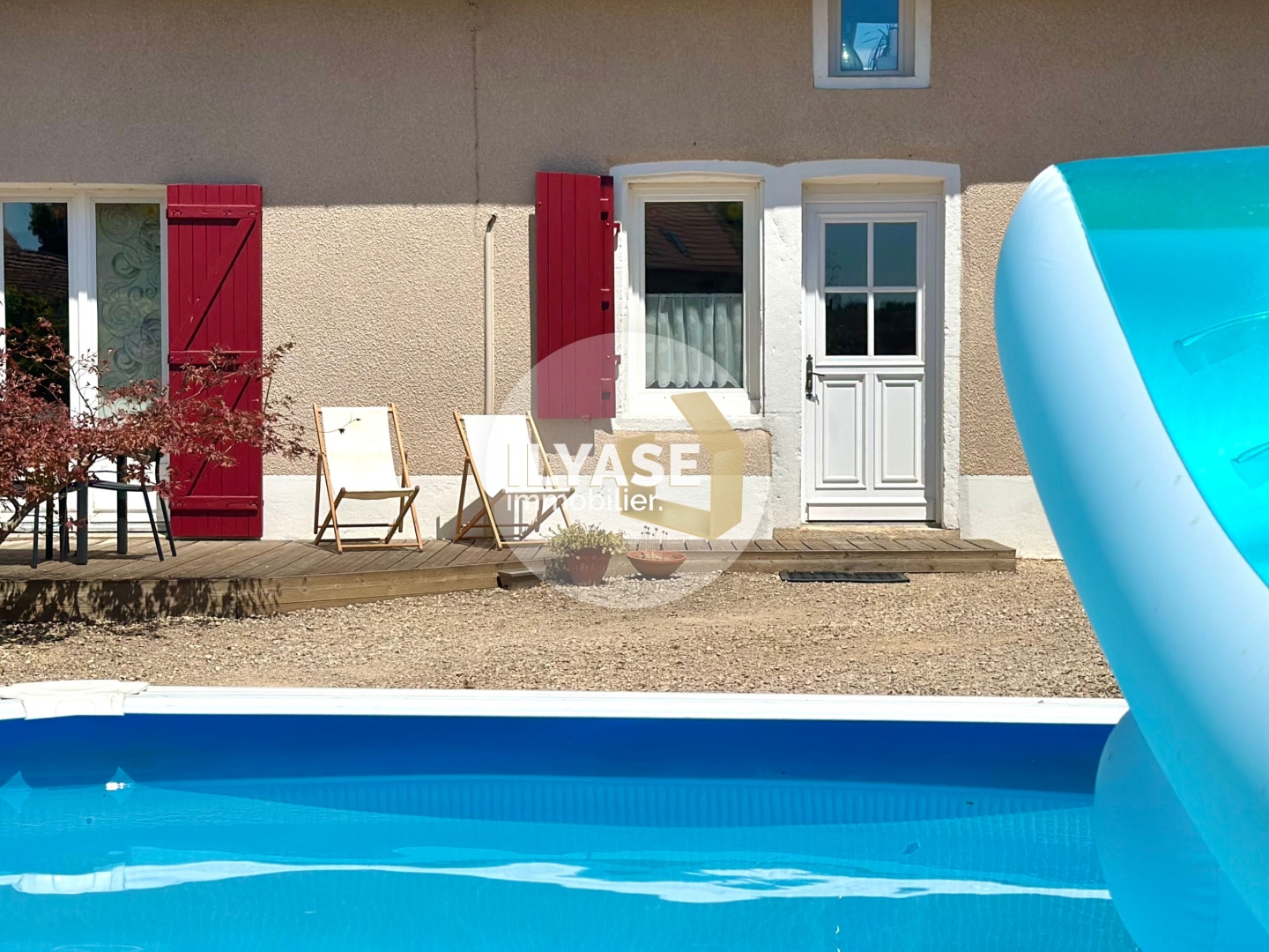 Maison à vendre - 5 pièces - 159m2 - Saint-Cyr (71240)