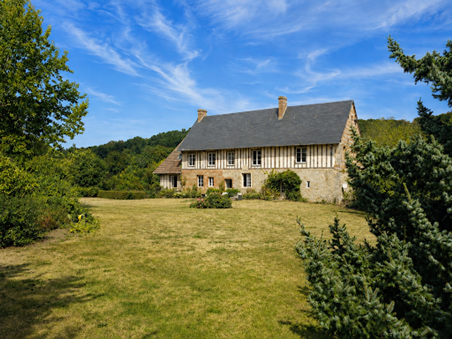 Maison à vendre - 8 pièces - 230m2 - Auzouville-Sur-Saâne (76730)